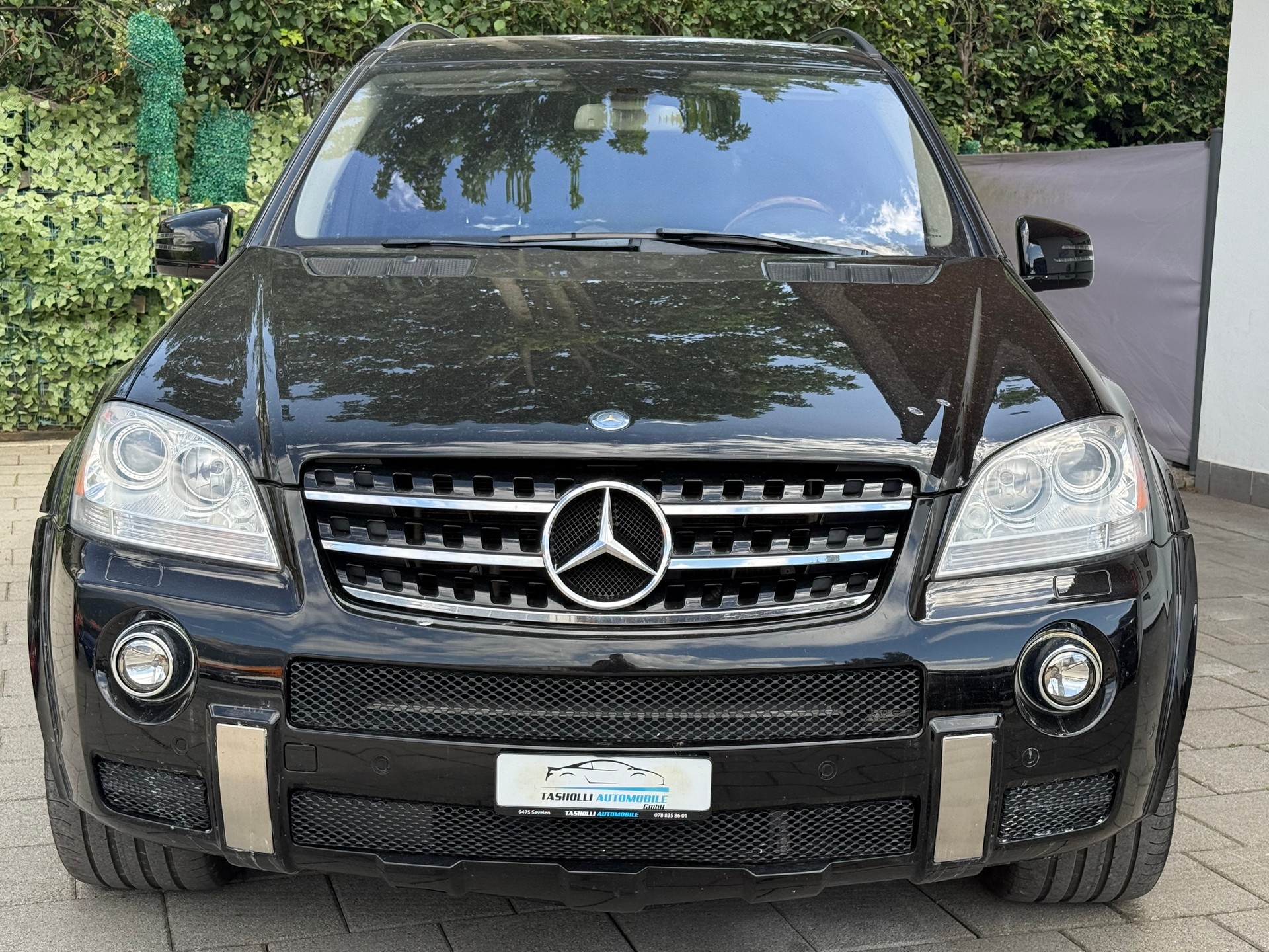 MERCEDES-BENZ ML 63 AMG-showroom-element-2