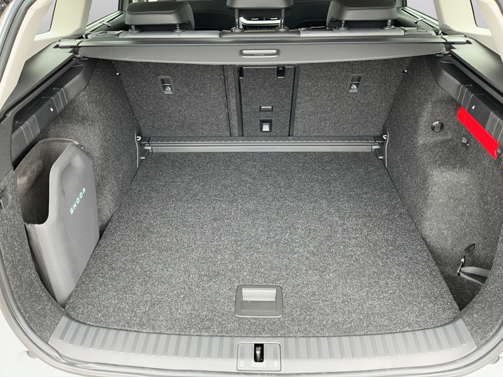 SKODA Enyaq 85x Dynamic 4x4-image-11