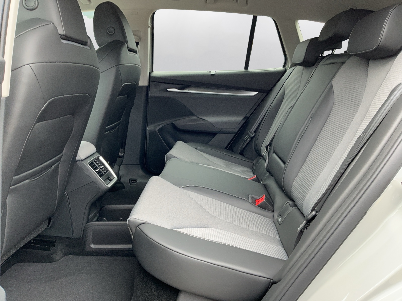 SKODA Enyaq 85x Dynamic 4x4-image-10