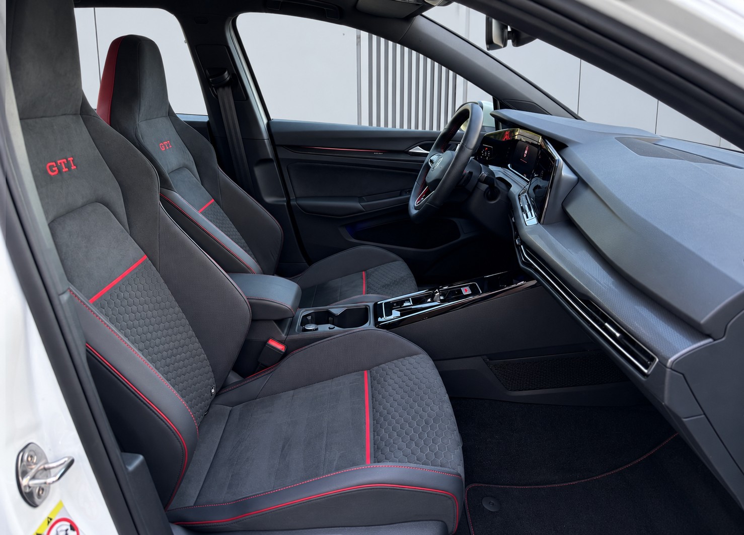 VW Golf 2.0 TSI GTI Clubsport DSG-image-10