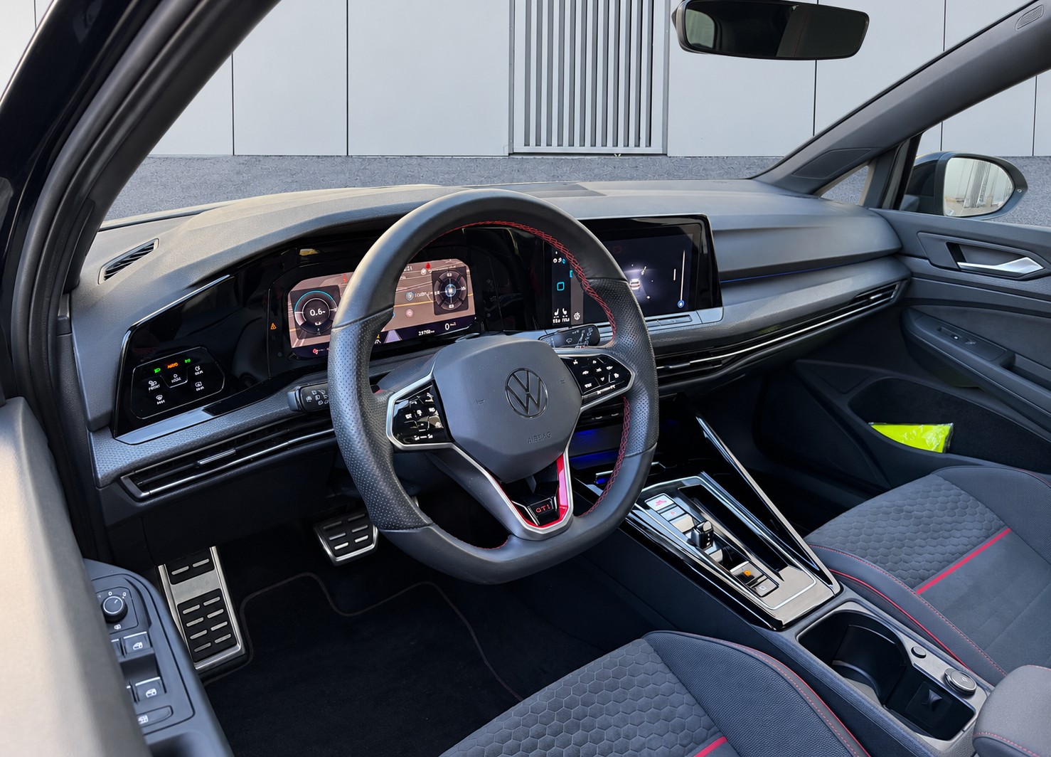 VW Golf 2.0 TSI GTI Clubsport DSG-image-7