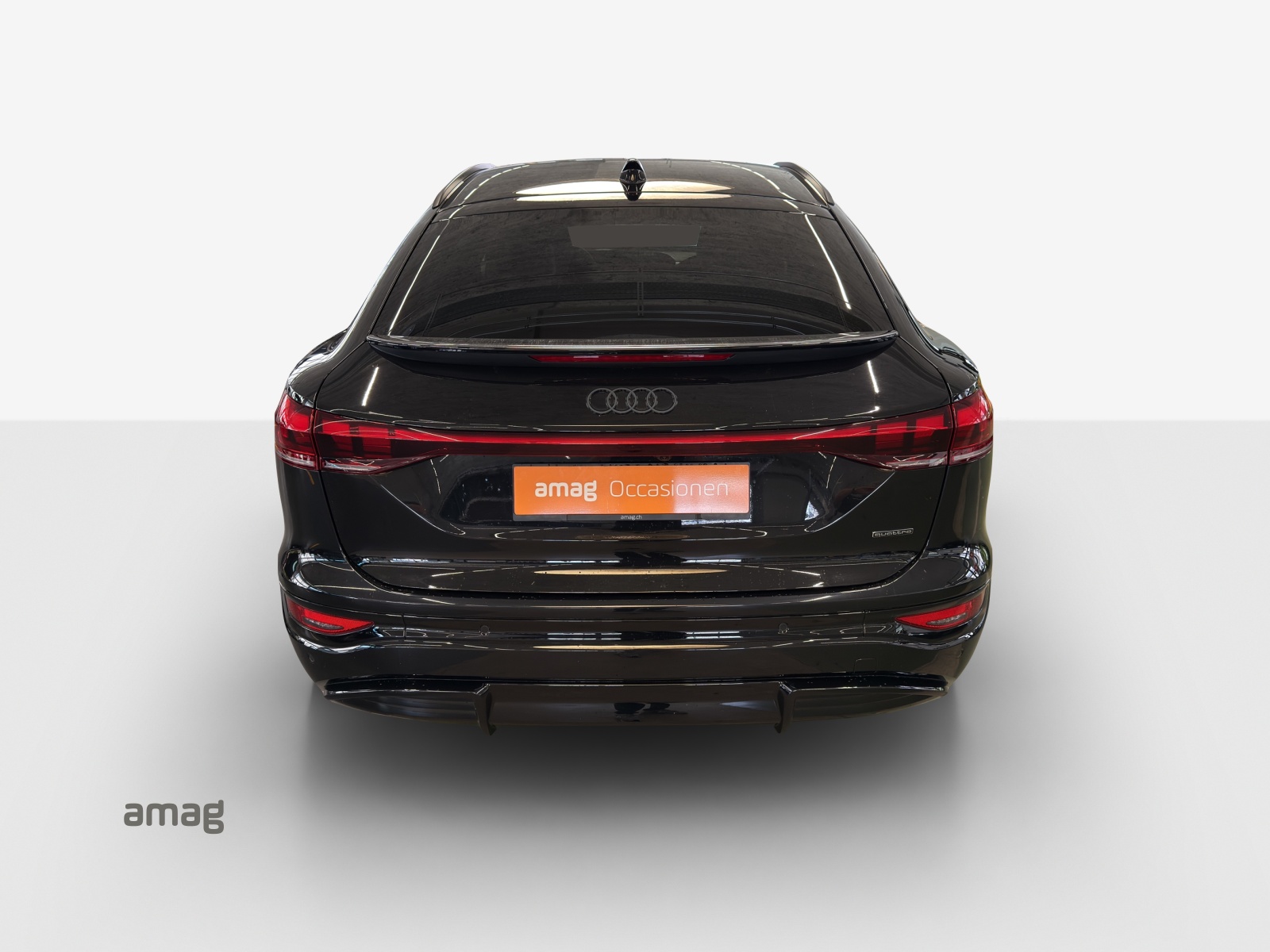 AUDI Q6 Sportback e-tron quattro-showroom-element-3