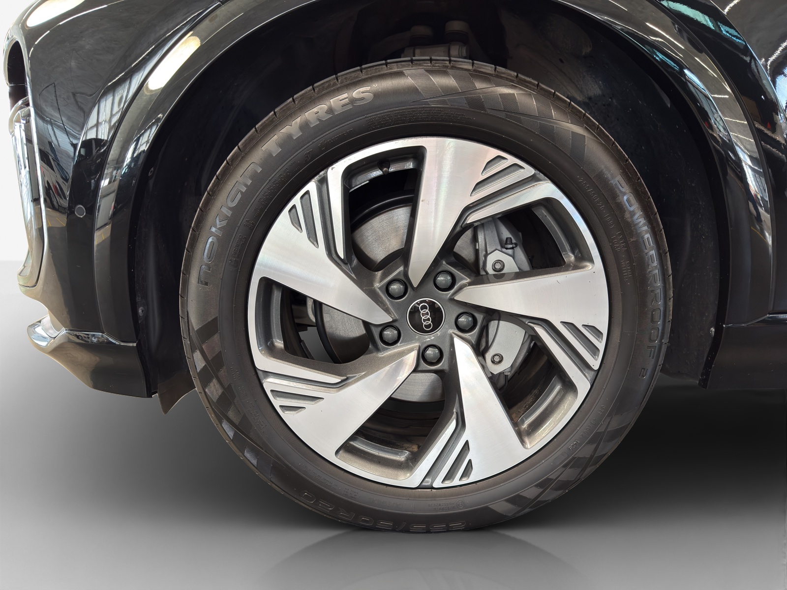 AUDI Q6 Sportback e-tron quattro-image-13