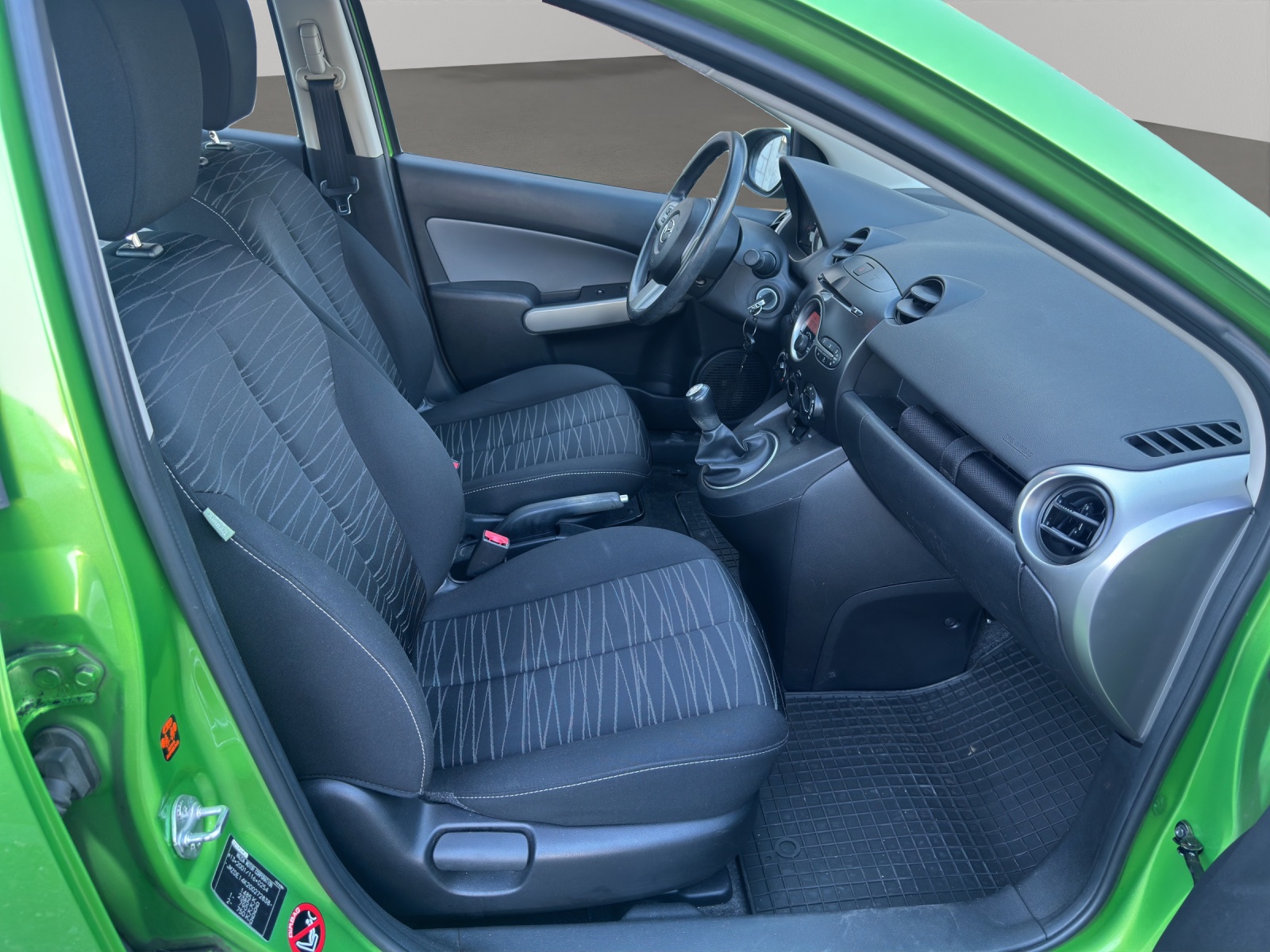 MAZDA 2 1.3i 16V Exclusive-image-11