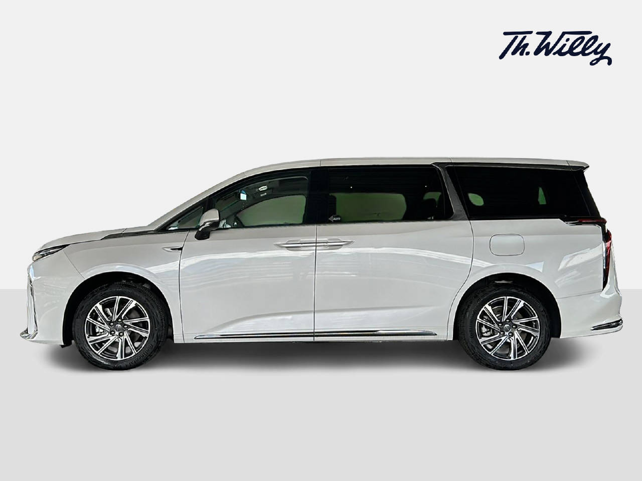 MAXUS Mifa 9 Luxury-showroom-element-1