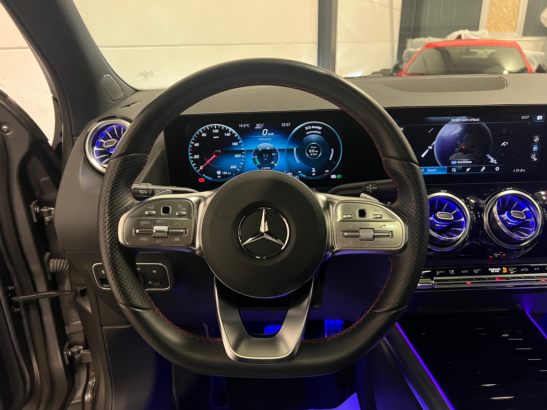 MERCEDES-BENZ GLA 200 4Matic AMG Line 8G-DCT-image-26