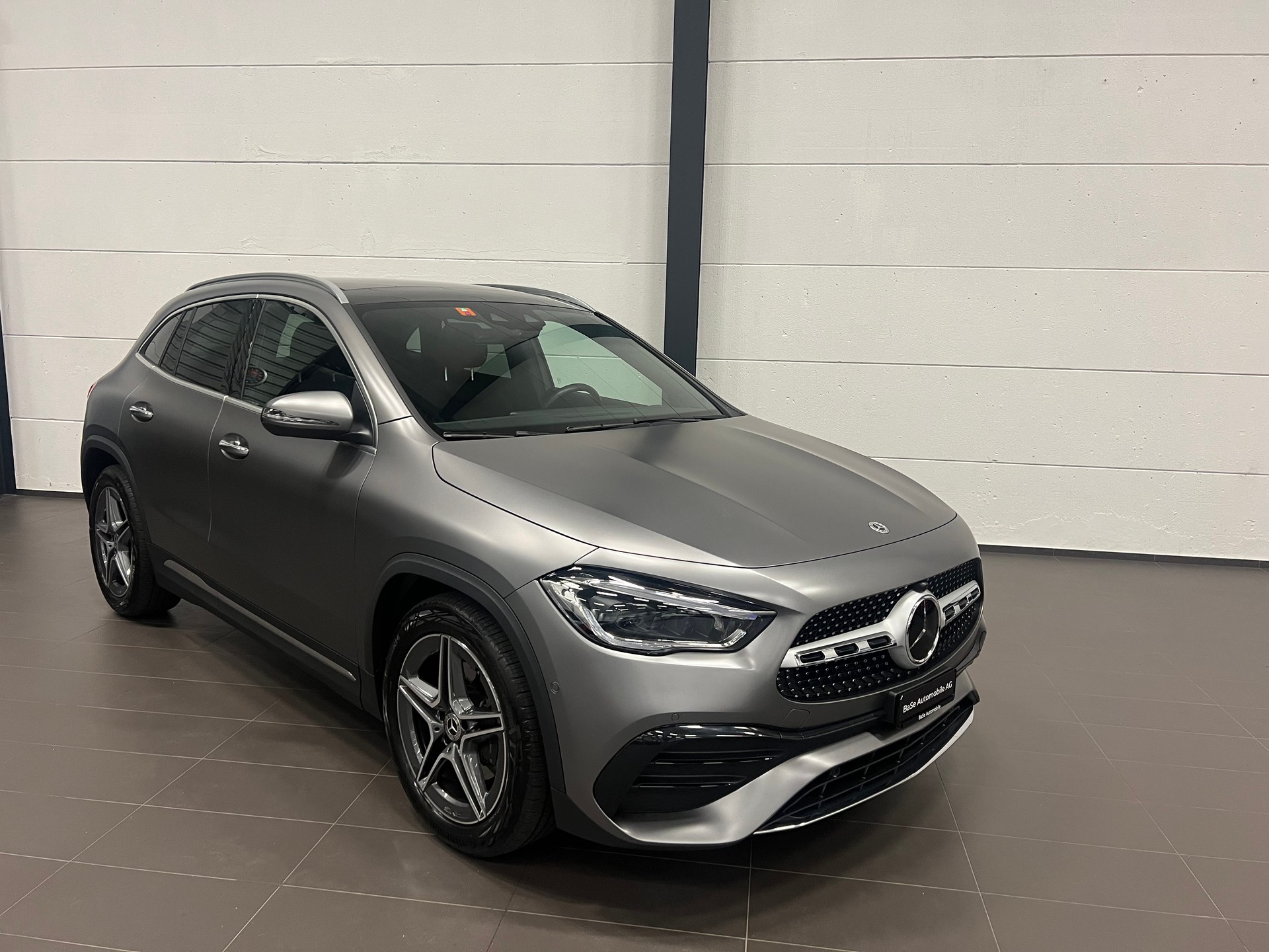 MERCEDES-BENZ GLA 200 4Matic AMG Line 8G-DCT-showroom-element-1