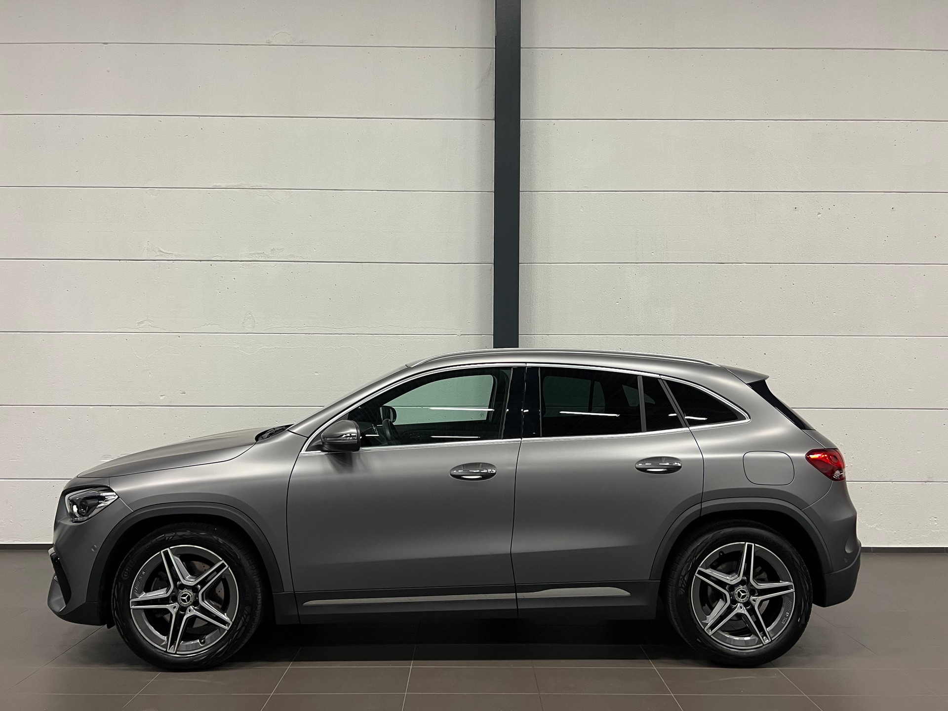MERCEDES-BENZ GLA 200 4Matic AMG Line 8G-DCT-image-8