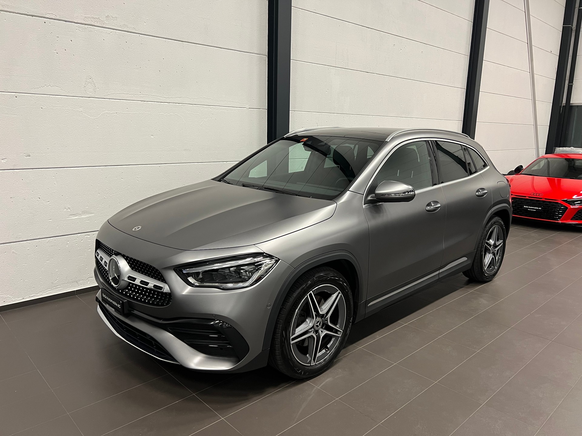 MERCEDES-BENZ GLA 200 4Matic AMG Line 8G-DCT-image-4