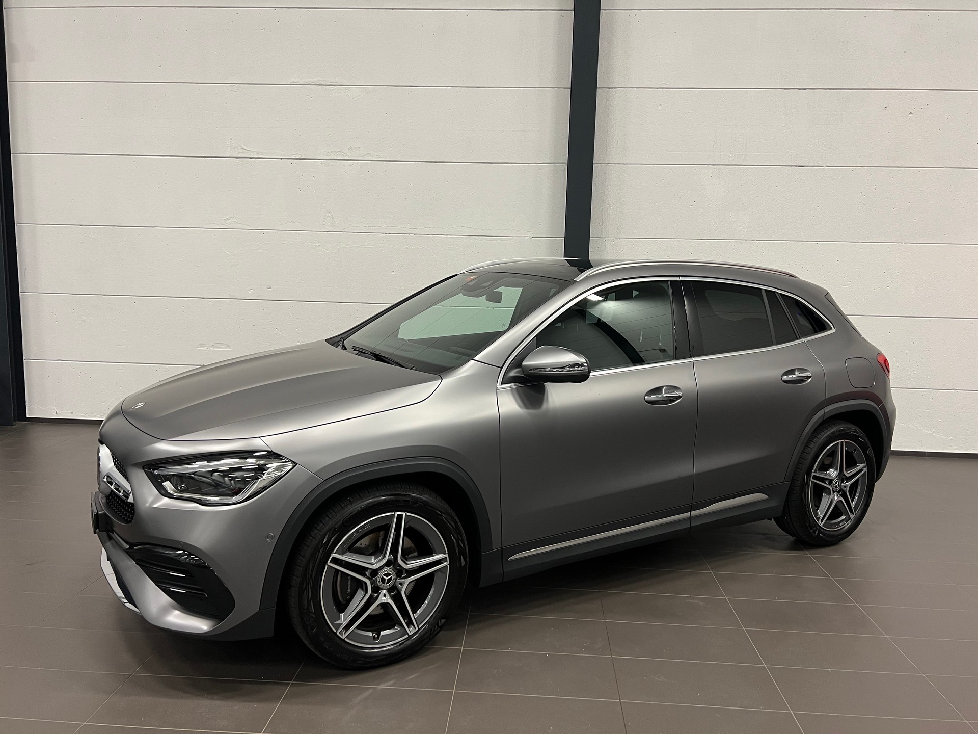 MERCEDES-BENZ GLA 200 4Matic AMG Line 8G-DCT-showroom-element-2