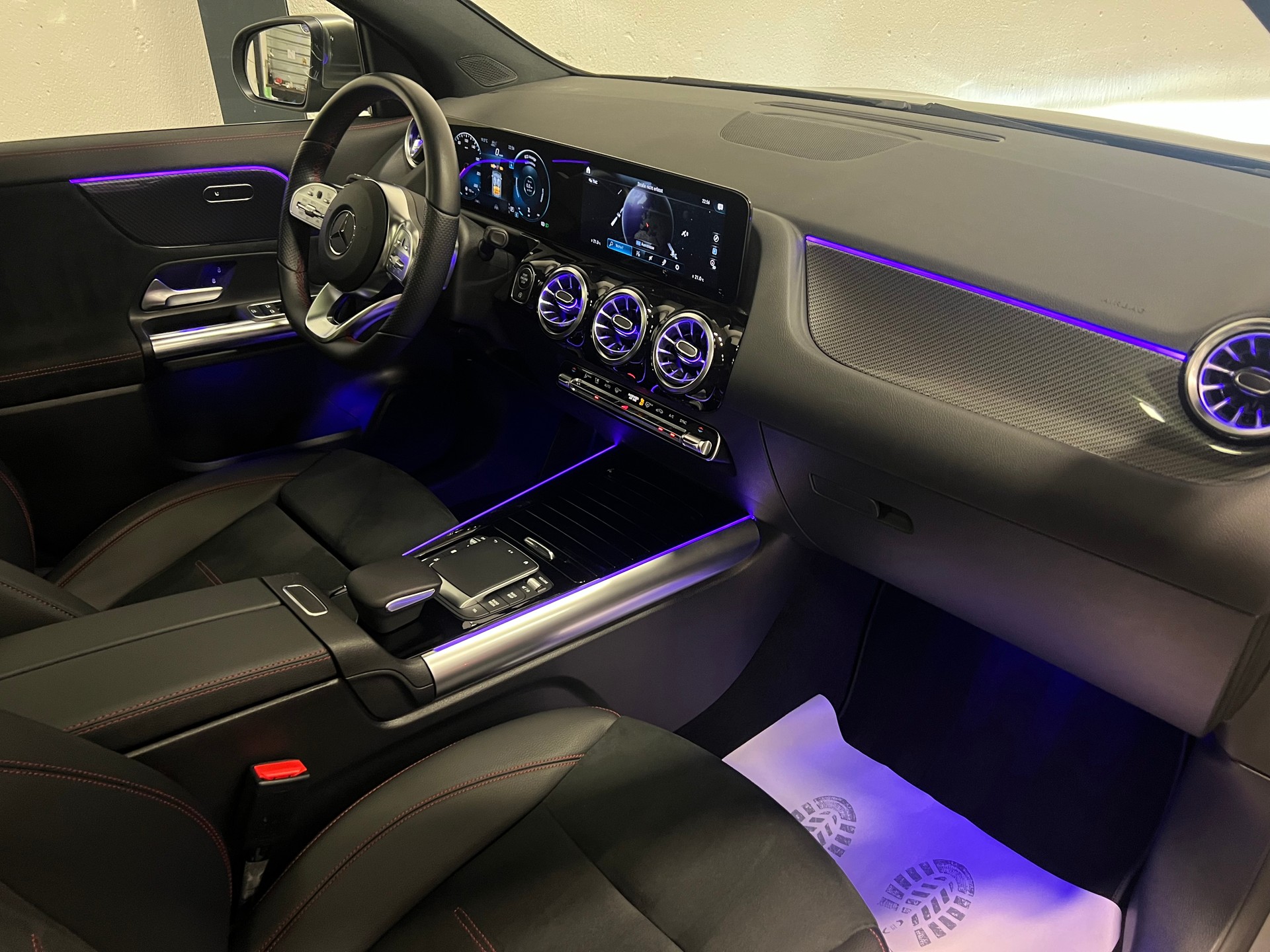 MERCEDES-BENZ GLA 200 4Matic AMG Line 8G-DCT-image-19