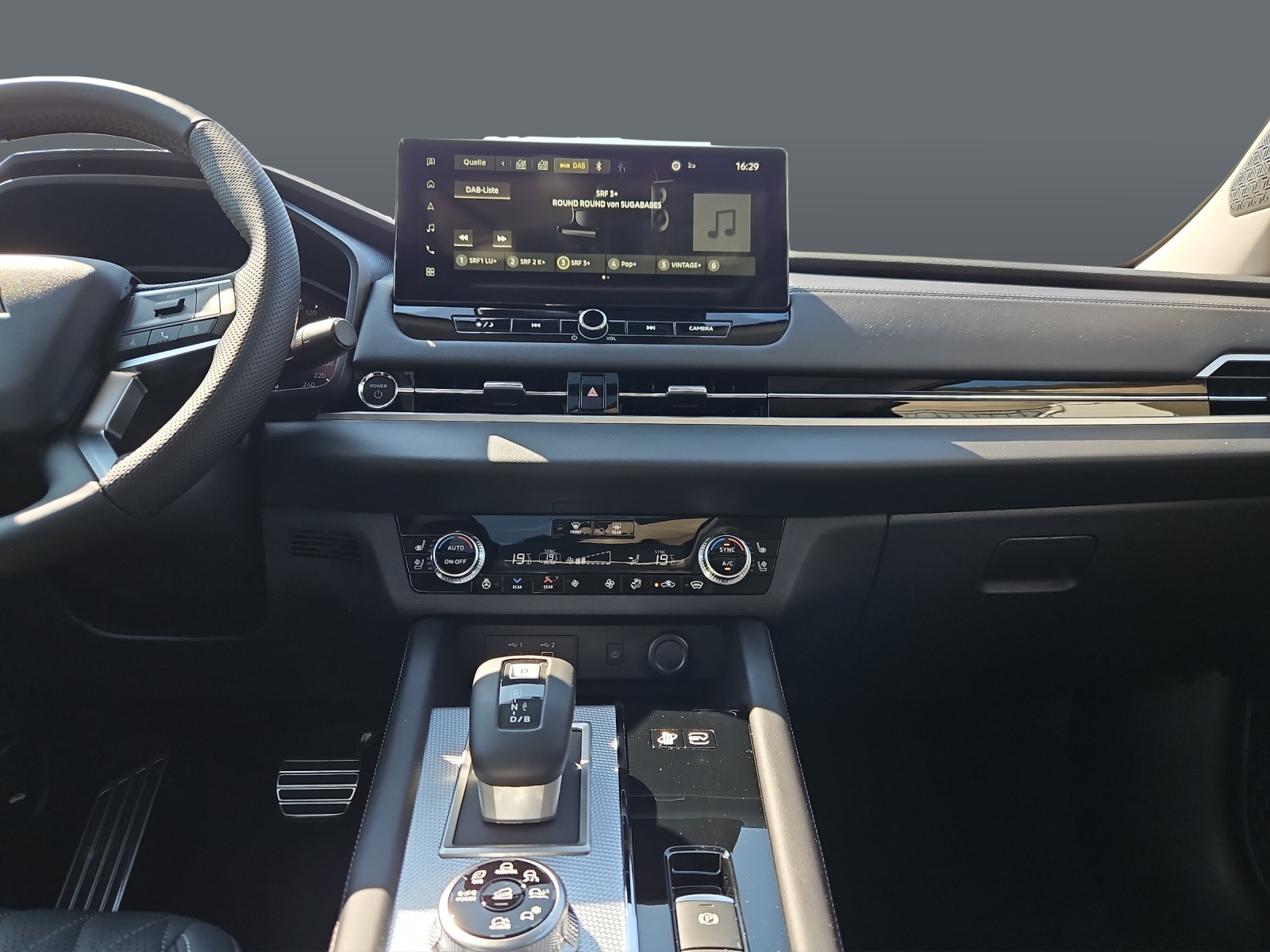 MITSUBISHI Outlander 2.4 PHEV Instyle 4WD Automatic-image-9