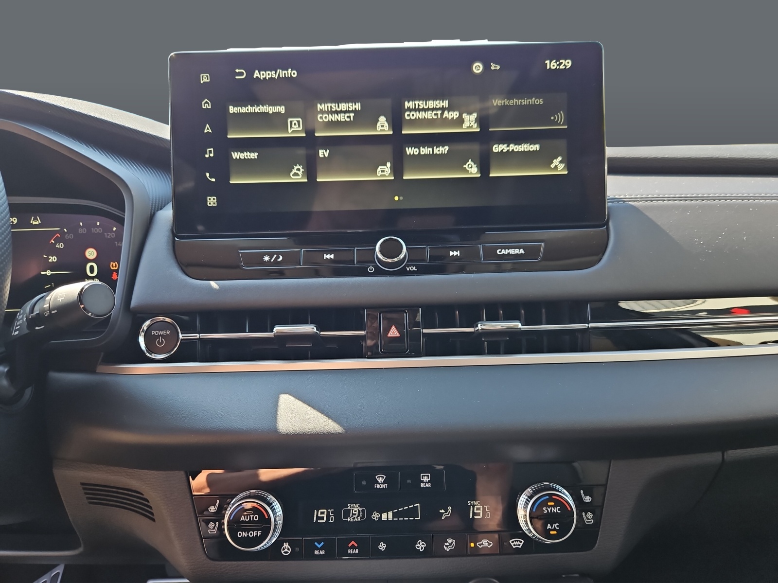 MITSUBISHI Outlander 2.4 PHEV Instyle 4WD Automatic-image-10