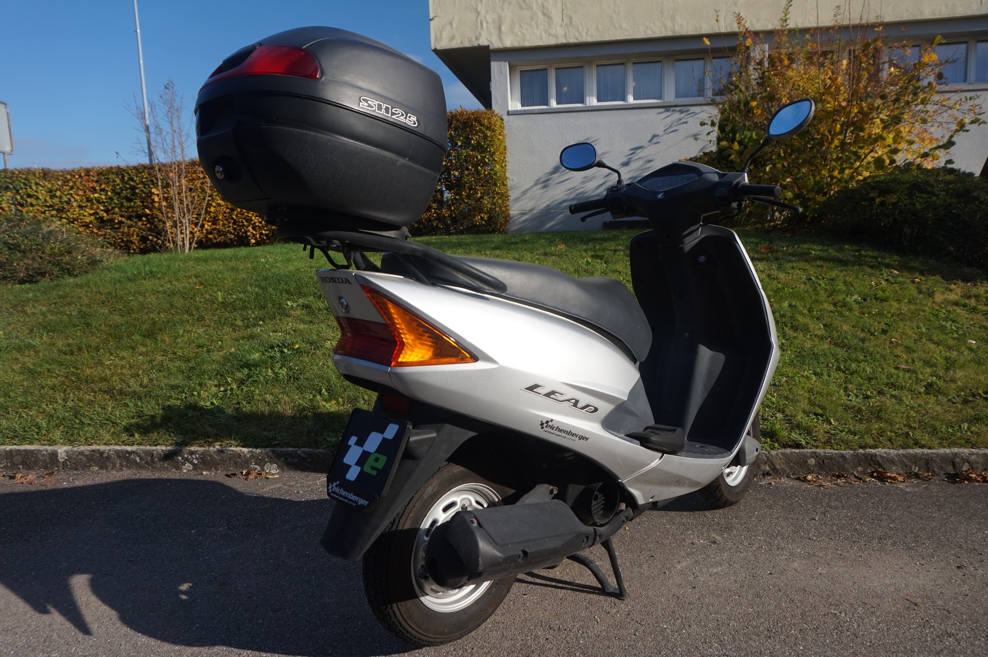 HONDA SCV 100 Lead mit Top Case-image-2