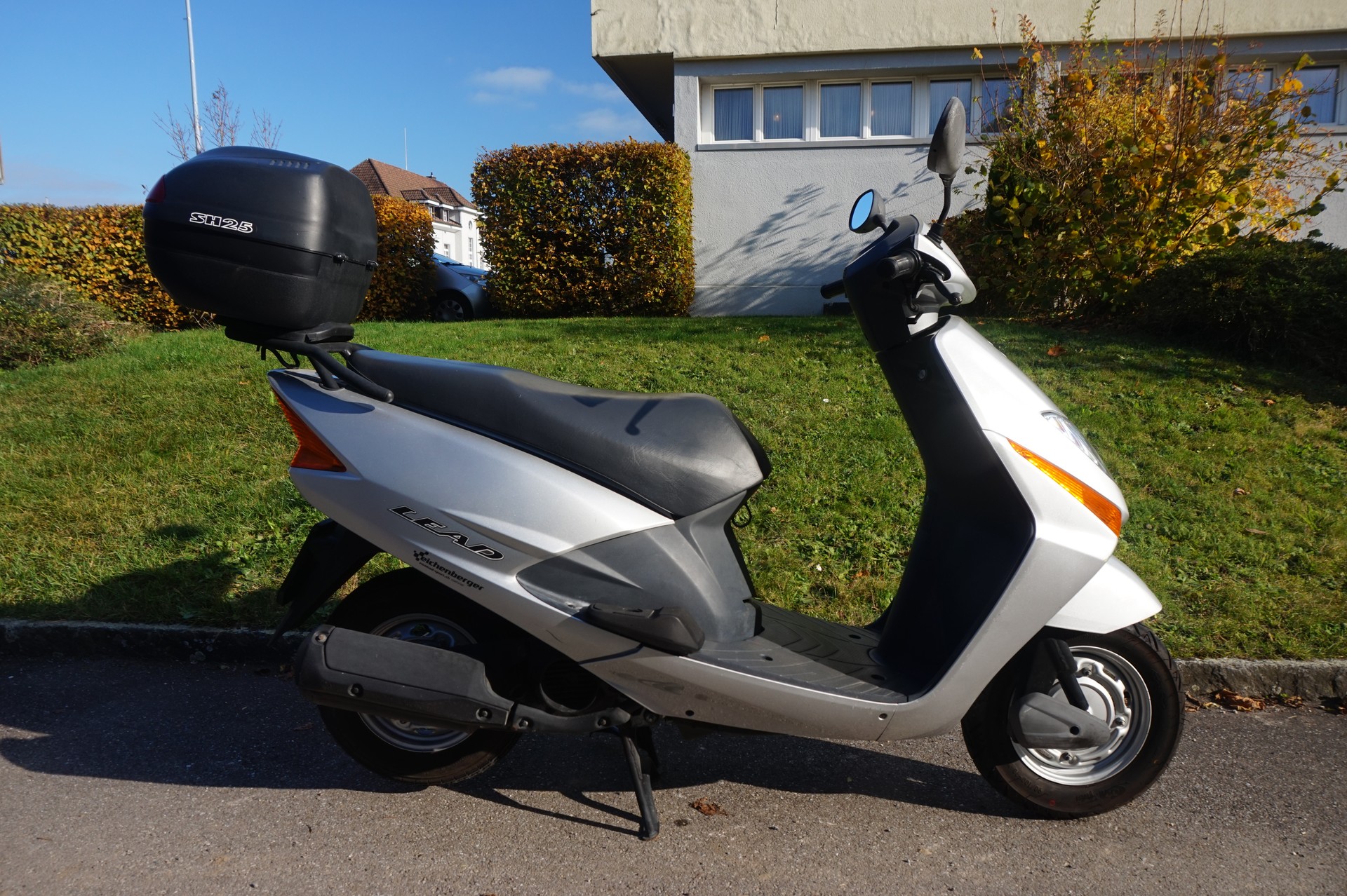 HONDA SCV 100 Lead mit Top Case-image-3