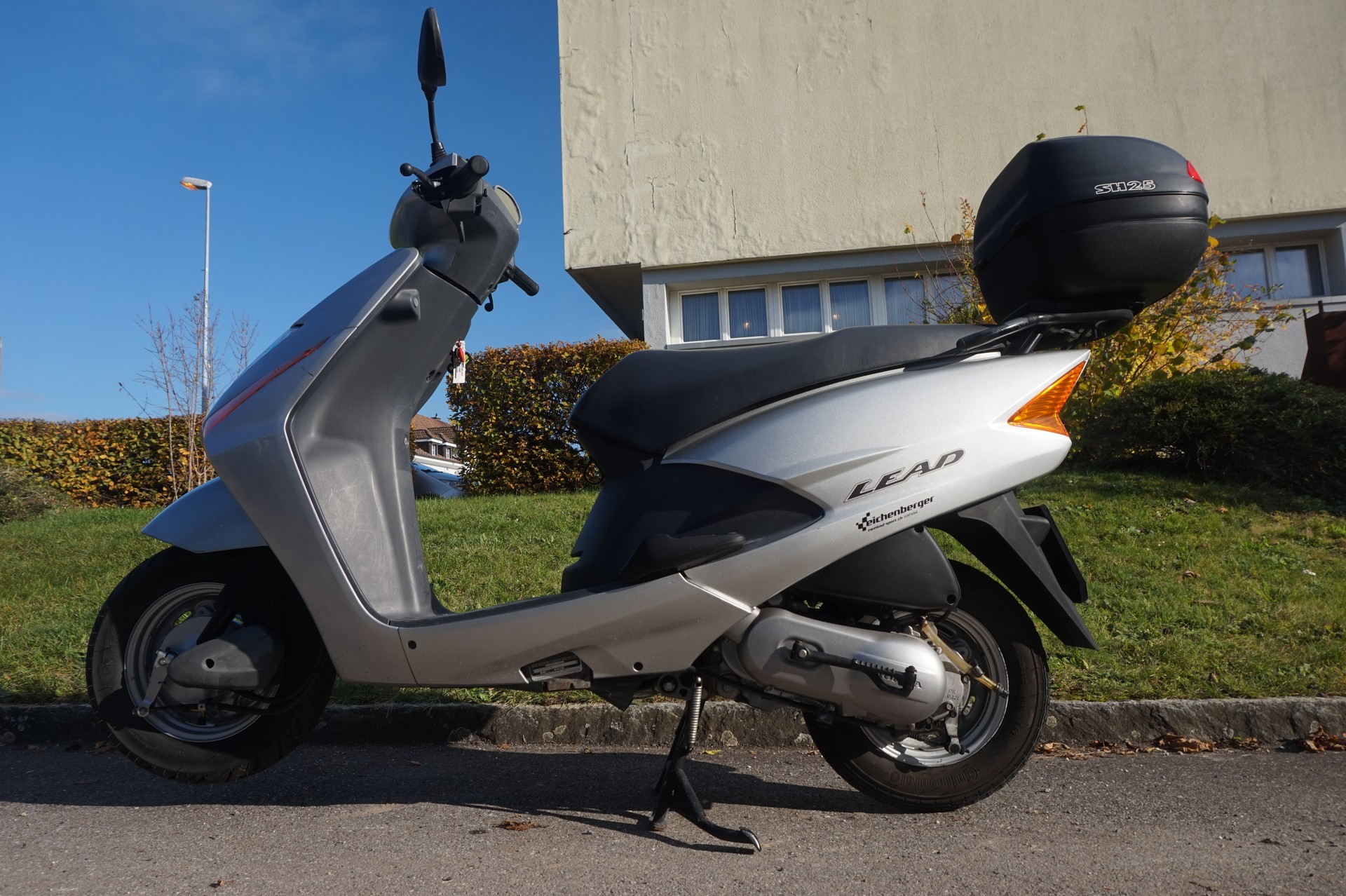 HONDA SCV 100 Lead mit Top Case-image-5