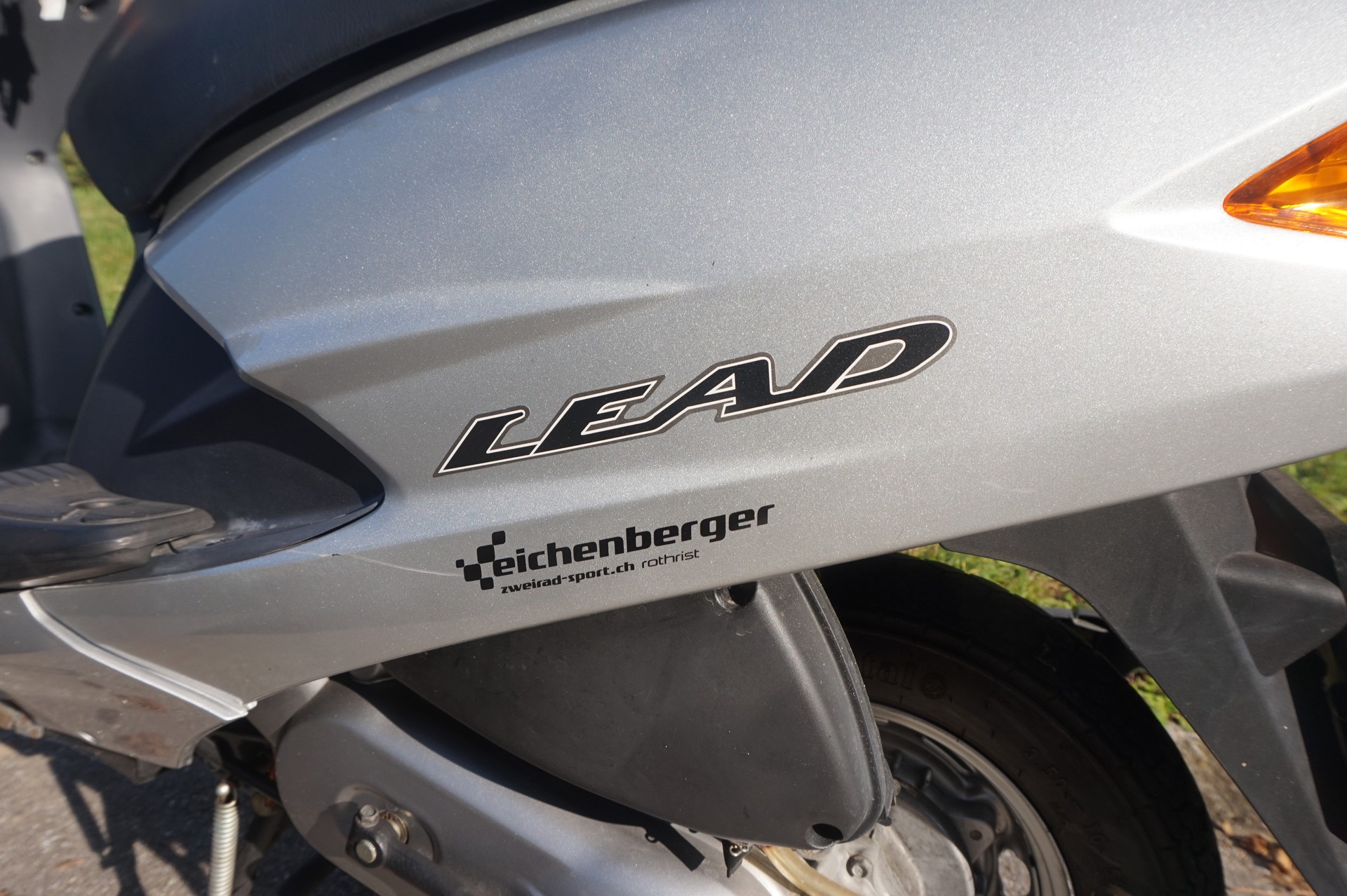 HONDA SCV 100 Lead mit Top Case-image-9