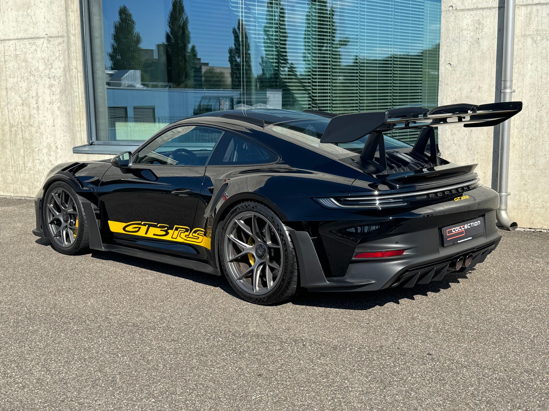 PORSCHE 911 GT3 RS-image-2