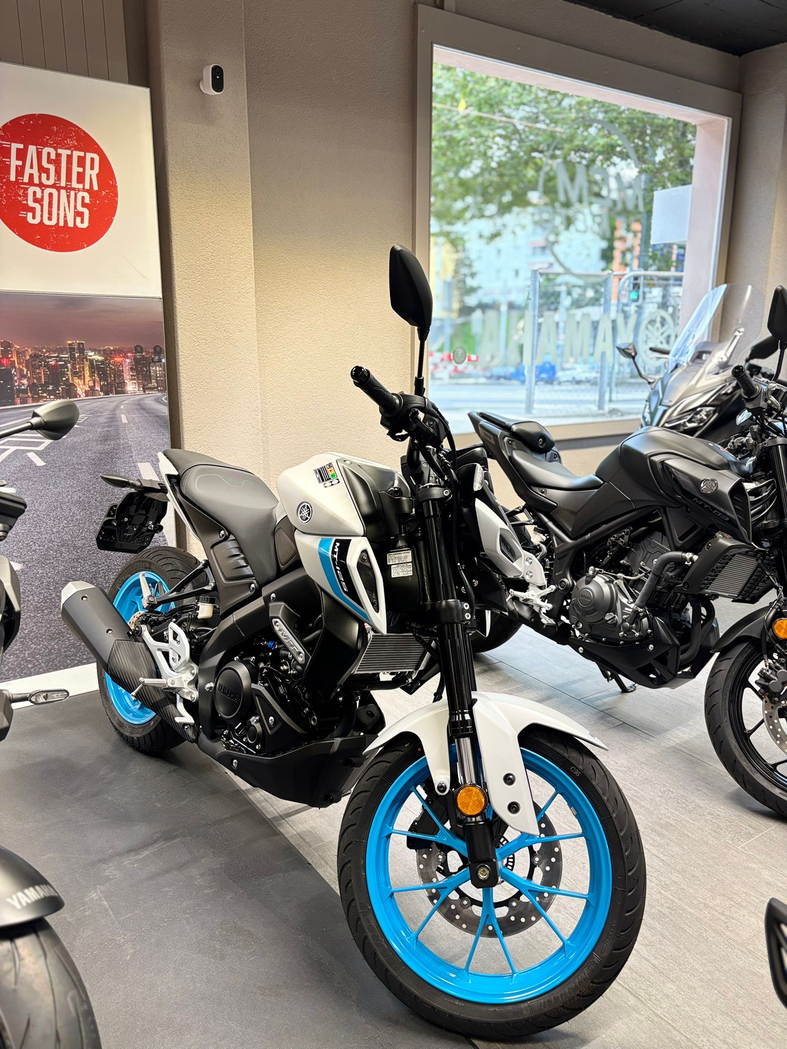 YAMAHA MT-125 ABS-image-2