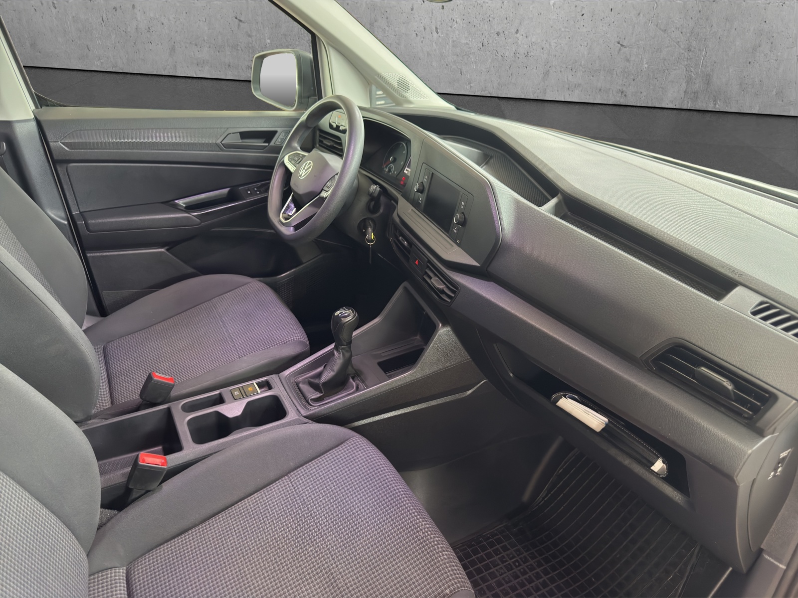 VW Caddy Cargo 2.0TDI 4Motion-image-6
