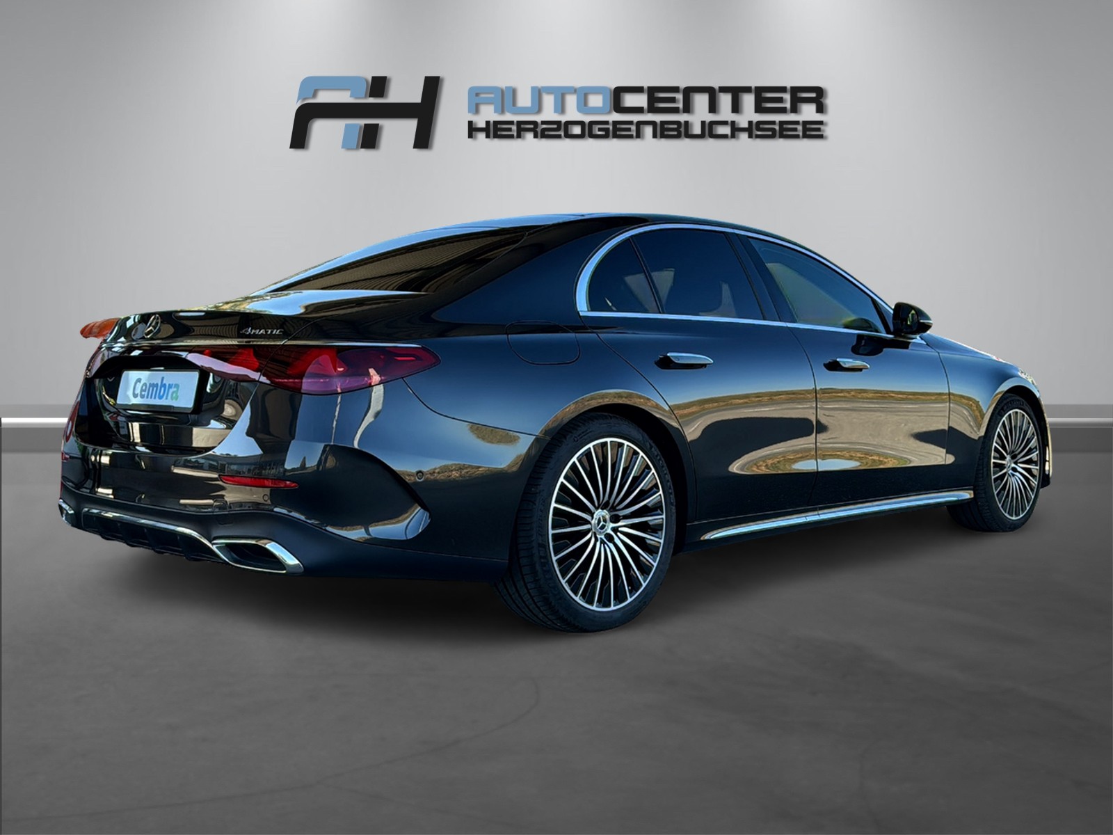 MERCEDES-BENZ E 220 d 4Matic 9G-Tronic-image-5