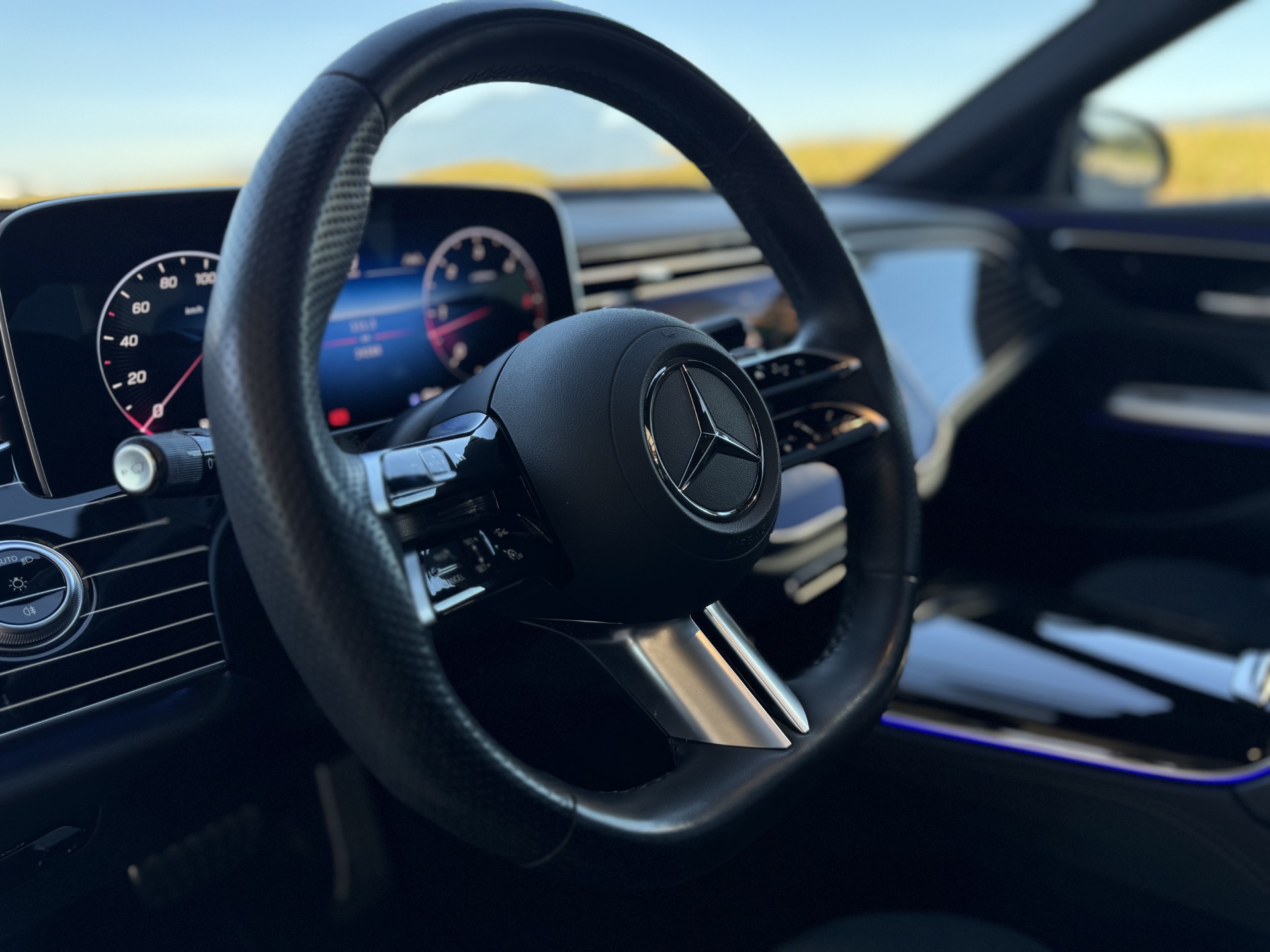 MERCEDES-BENZ E 220 d 4Matic 9G-Tronic-image-11