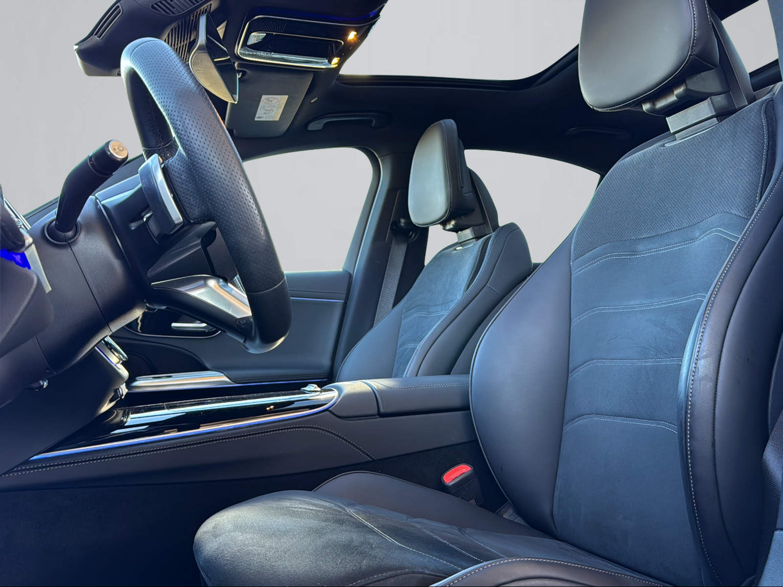 MERCEDES-BENZ E 220 d 4Matic 9G-Tronic-image-12