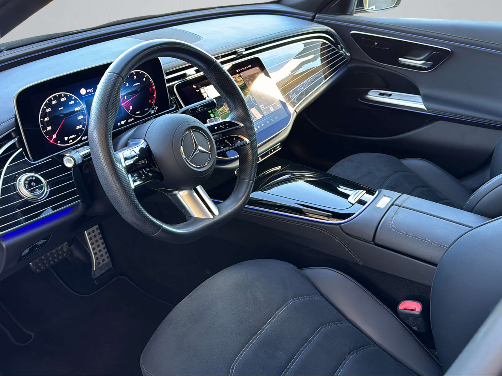 MERCEDES-BENZ E 220 d 4Matic 9G-Tronic-image-9