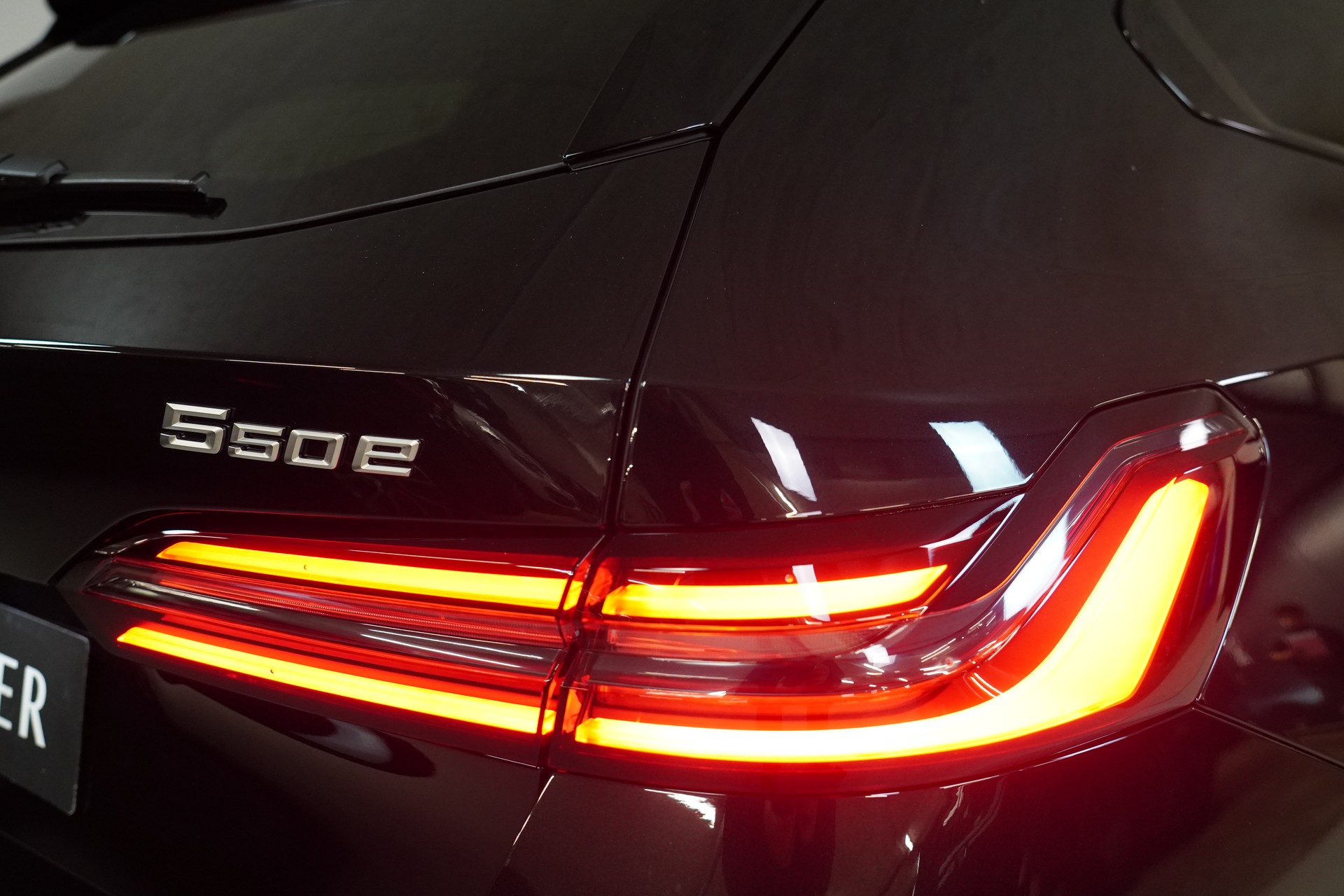 BMW 550e xDrive Touring M Sport Pro Steptronic-image-15