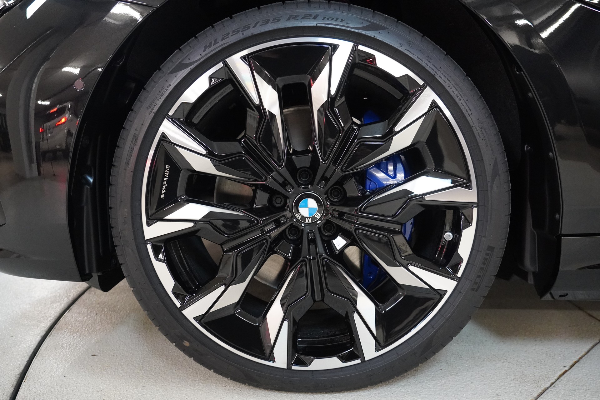 BMW 550e xDrive Touring M Sport Pro Steptronic-image-9