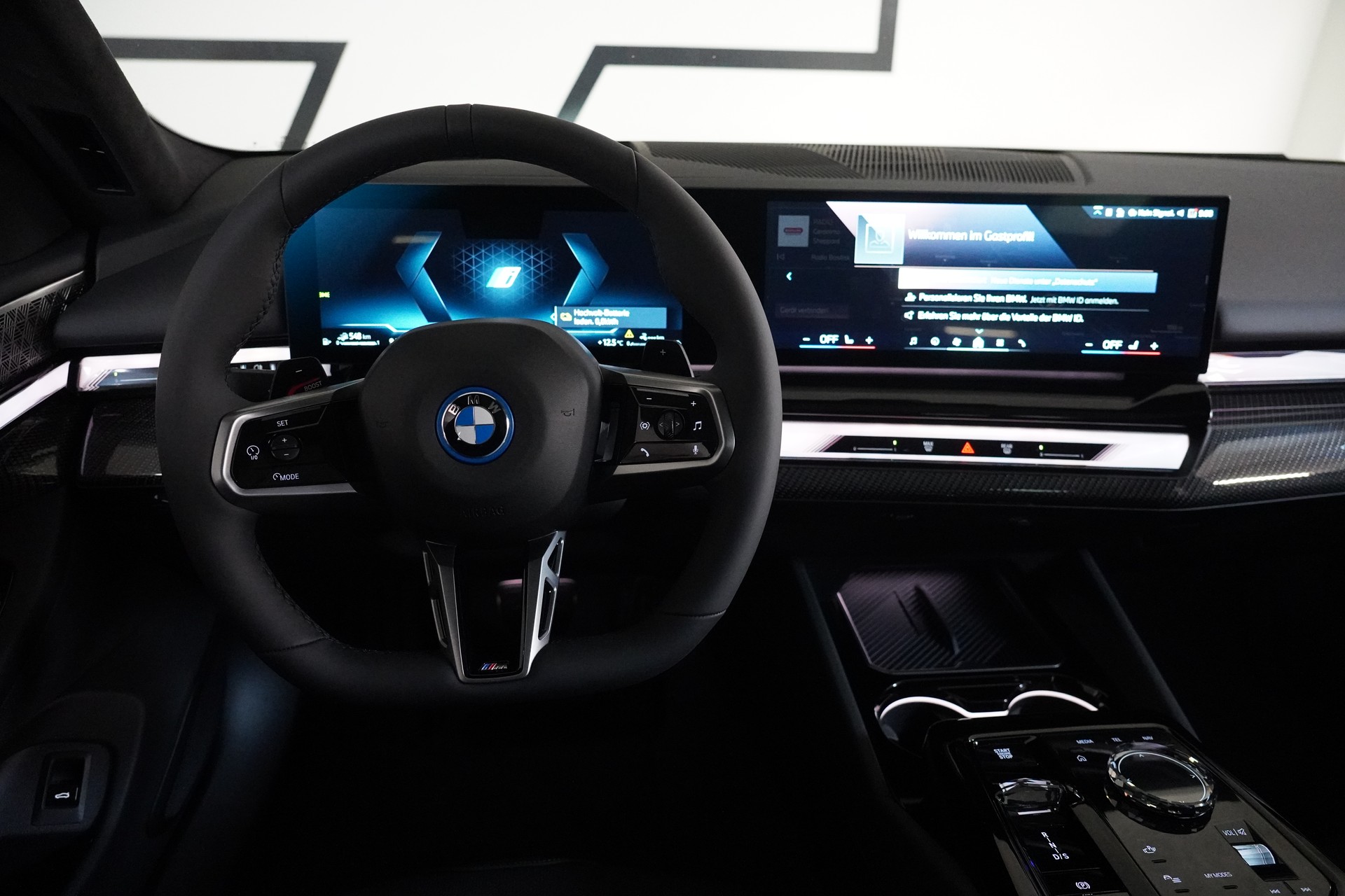BMW 550e xDrive Touring M Sport Pro Steptronic-image-20