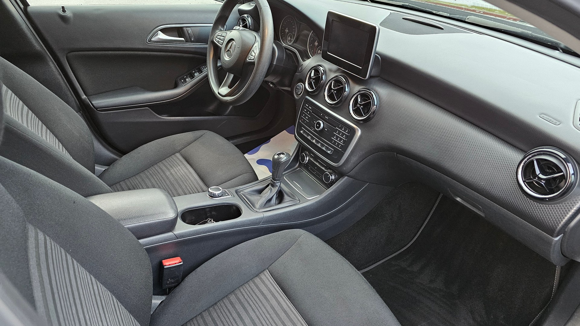 MERCEDES-BENZ A 160 Style 7G-DCT-image-12