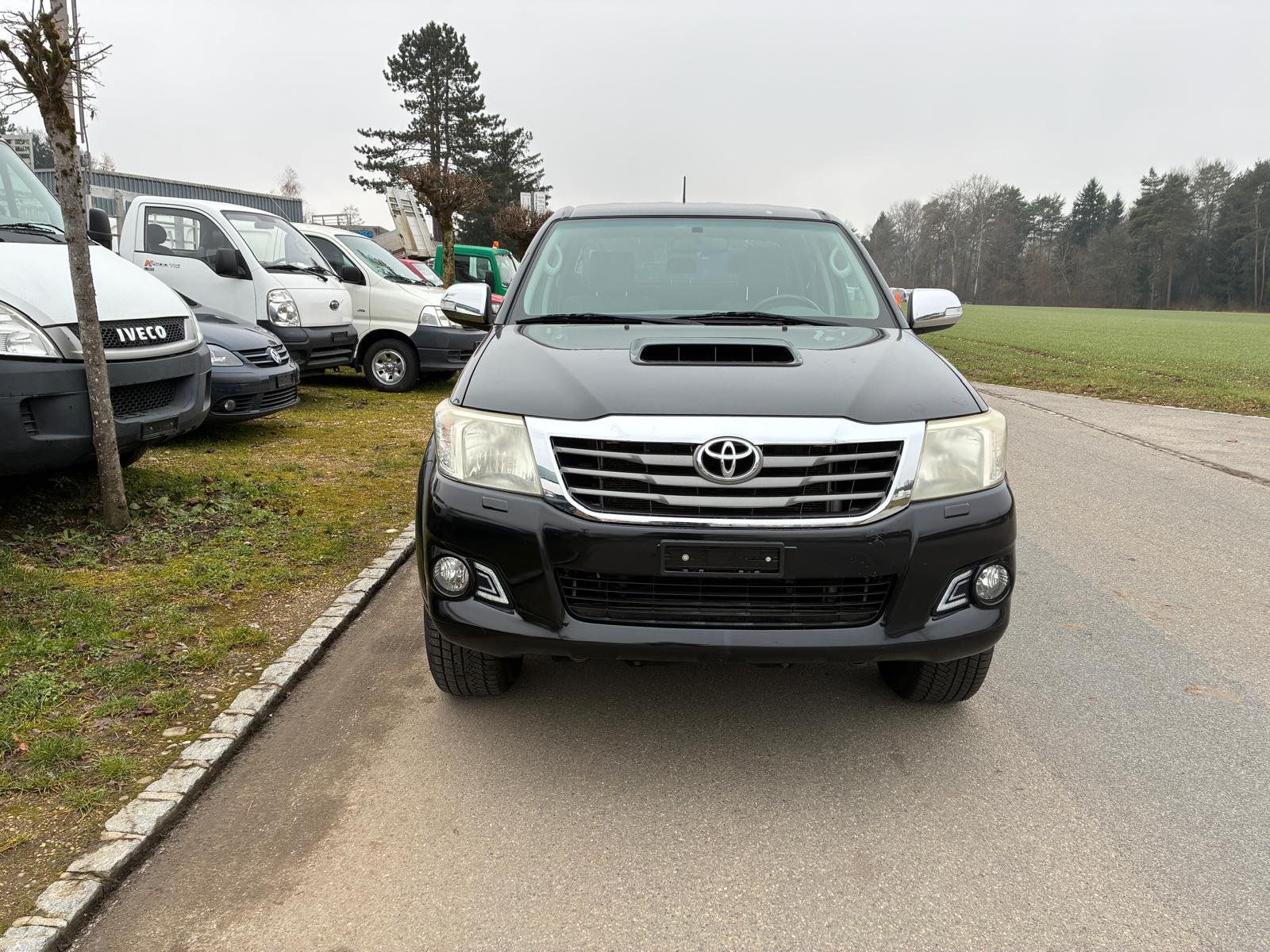 TOYOTA Hilux 3.0 DoubleCab LineaSol-image-4