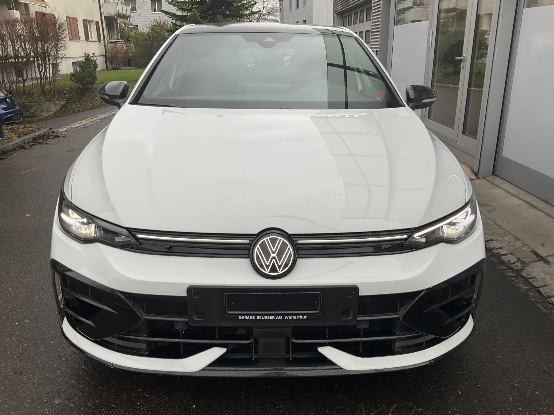VW Golf R 2.0 TSI 333 PS 4Motion R Black Edition *** AKRAPOVIC ABGAS ***-showroom-element-1