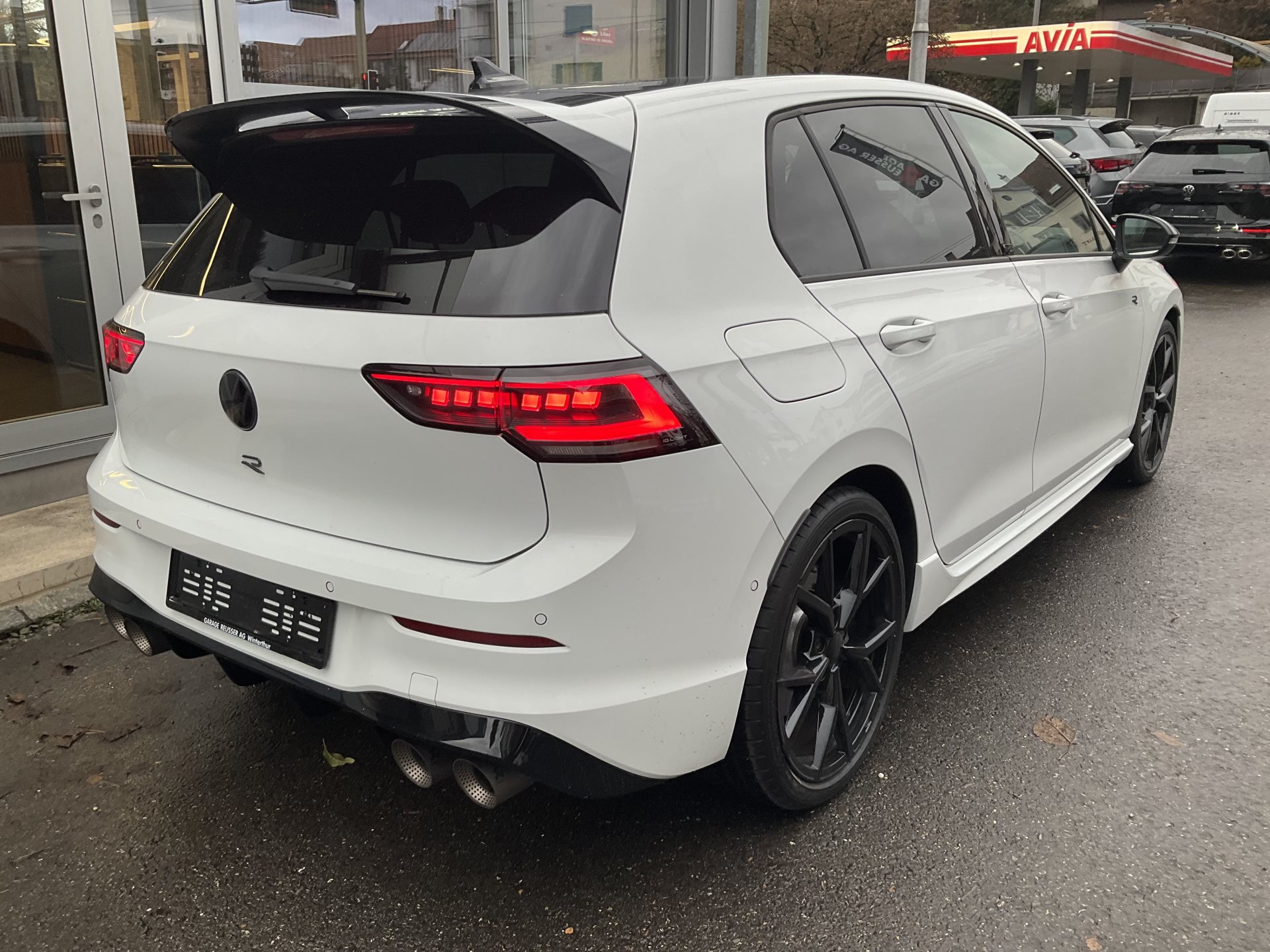 VW Golf R 2.0 TSI 333 PS 4Motion R Black Edition *** AKRAPOVIC ABGAS ***-showroom-element-3