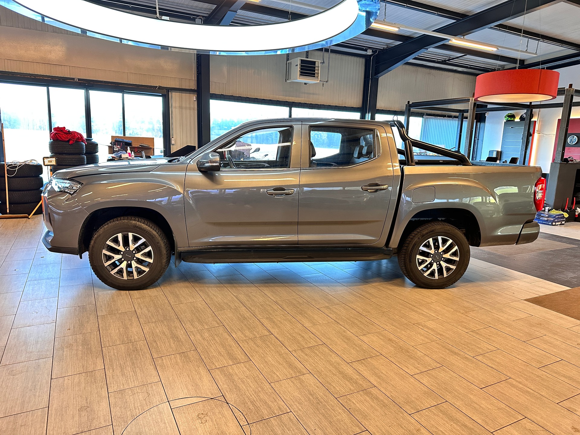 MAXUS T90 EV-image-4