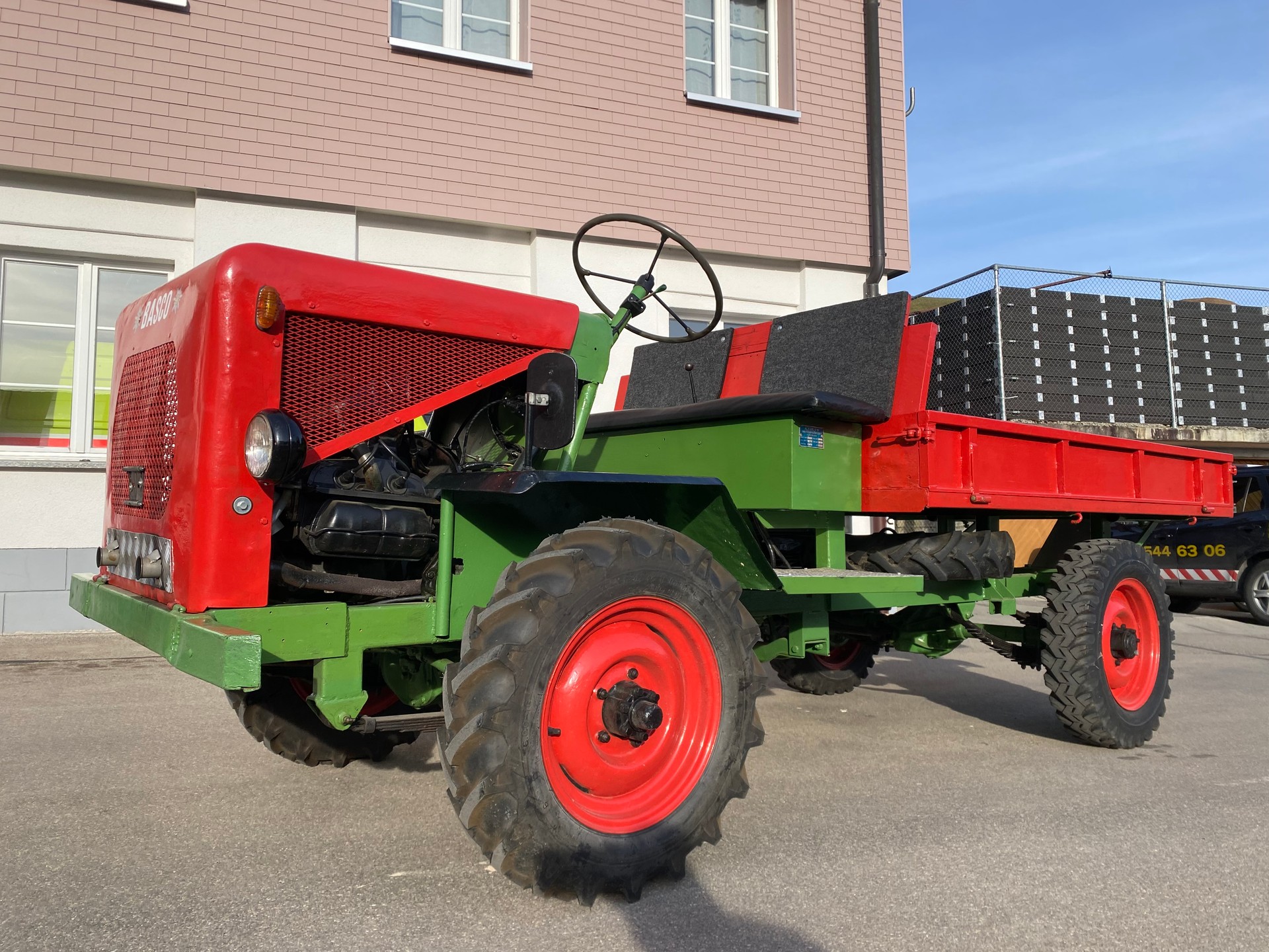 UNIMOG Willys VW Auto Traktor