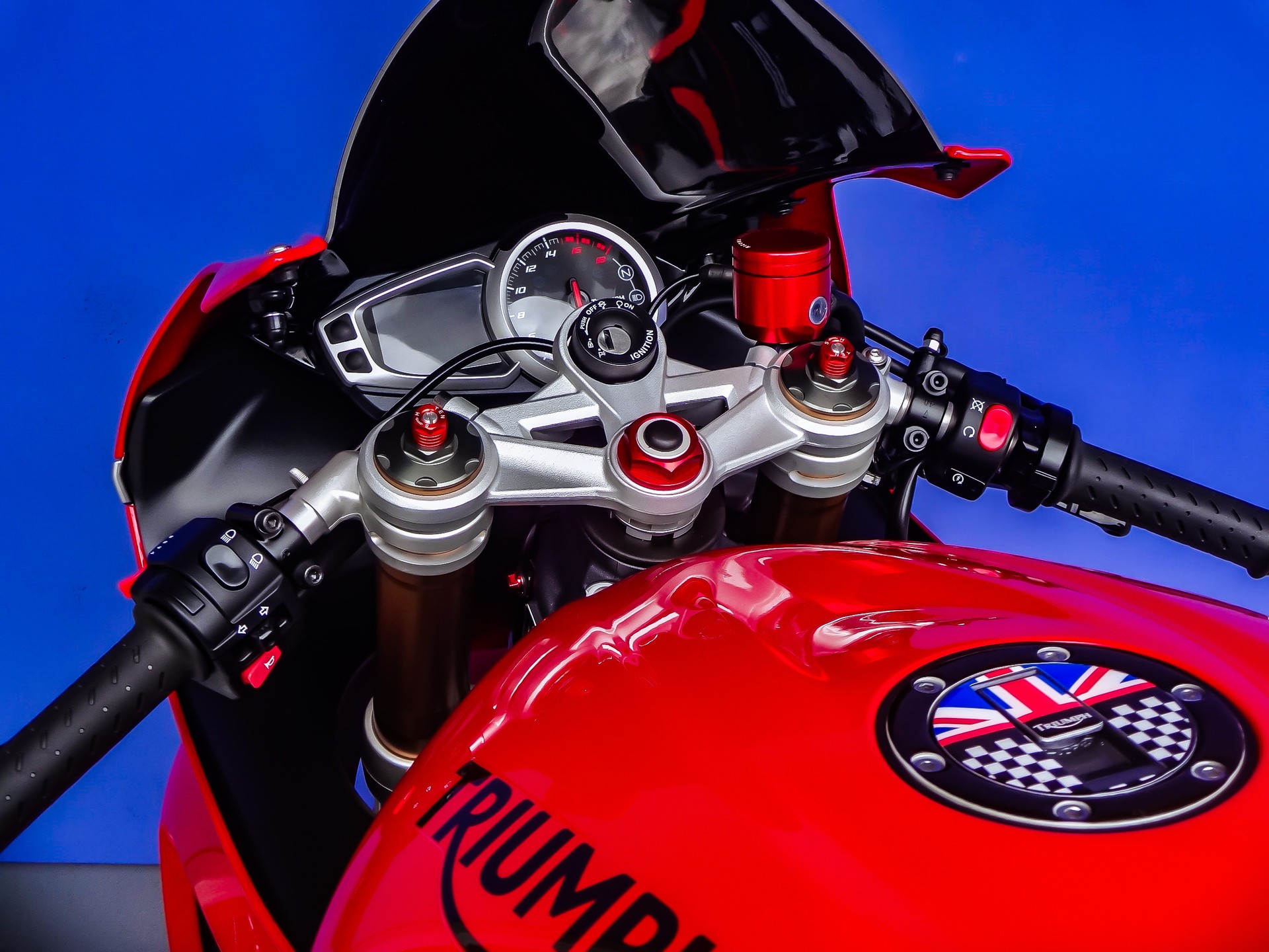 TRIUMPH Daytona 675 ABS (25kW)-image-12