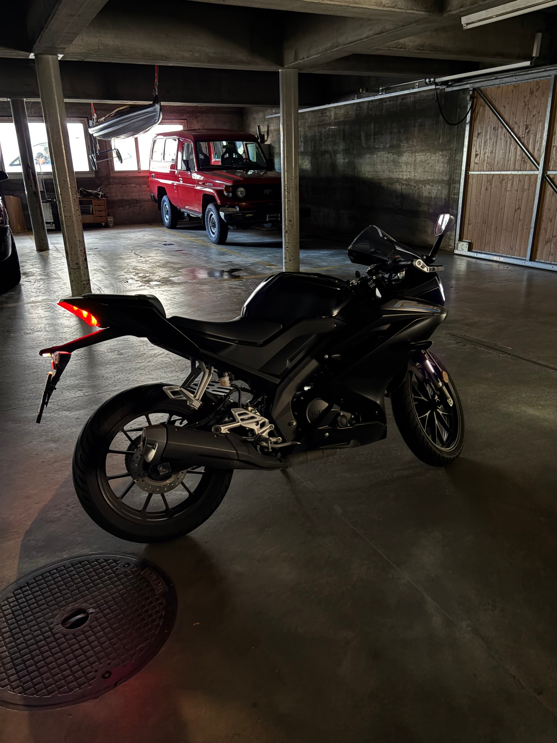 YAMAHA R 125-image-3