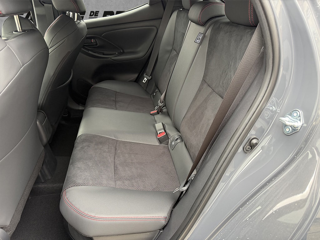 TOYOTA Yaris 1.5 VVT-i HSD GR Sport 10 ans de garantie-image-9