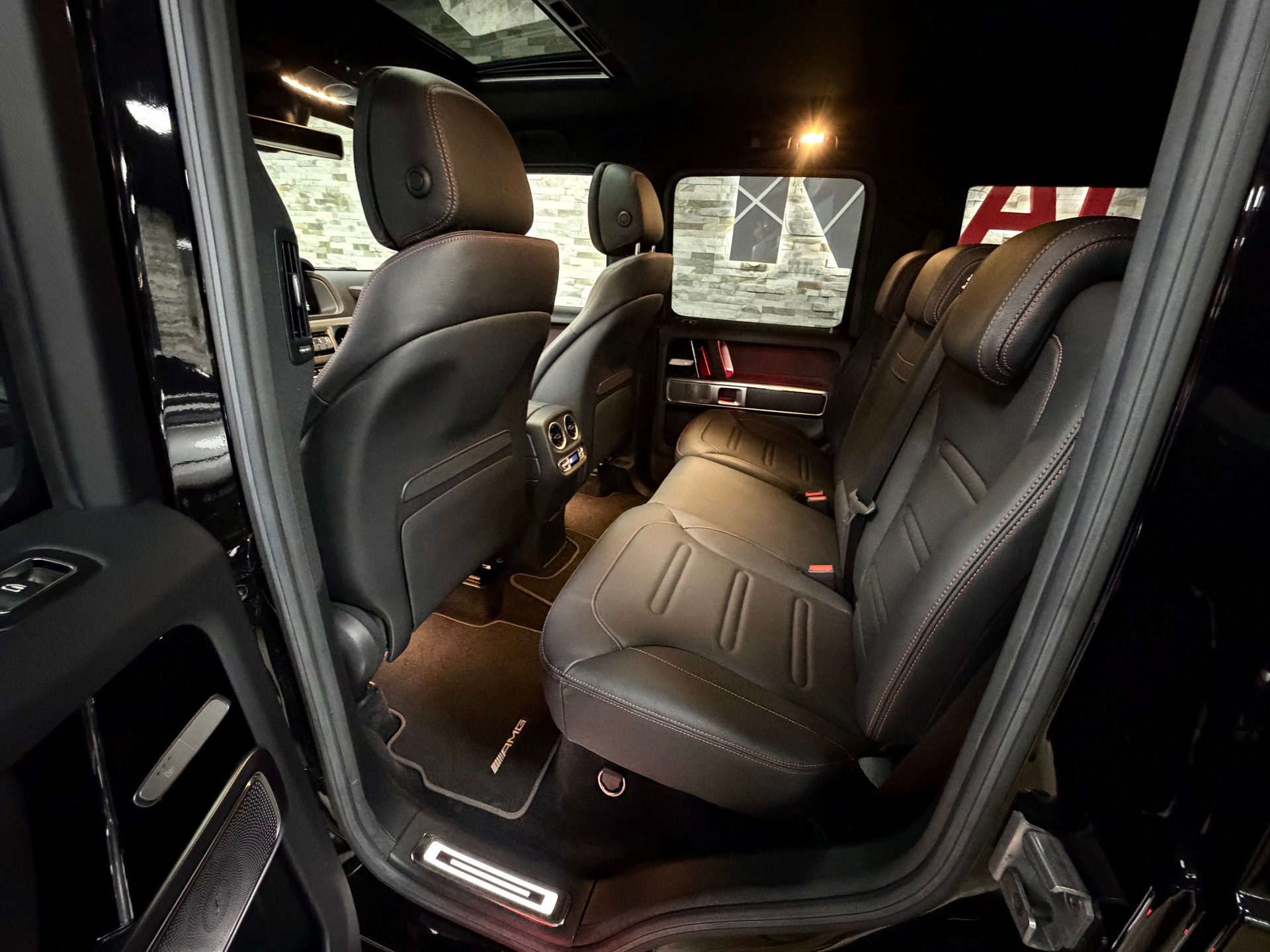 MERCEDES-BENZ G 350 d AMG Line 9G-Tronic-image-23