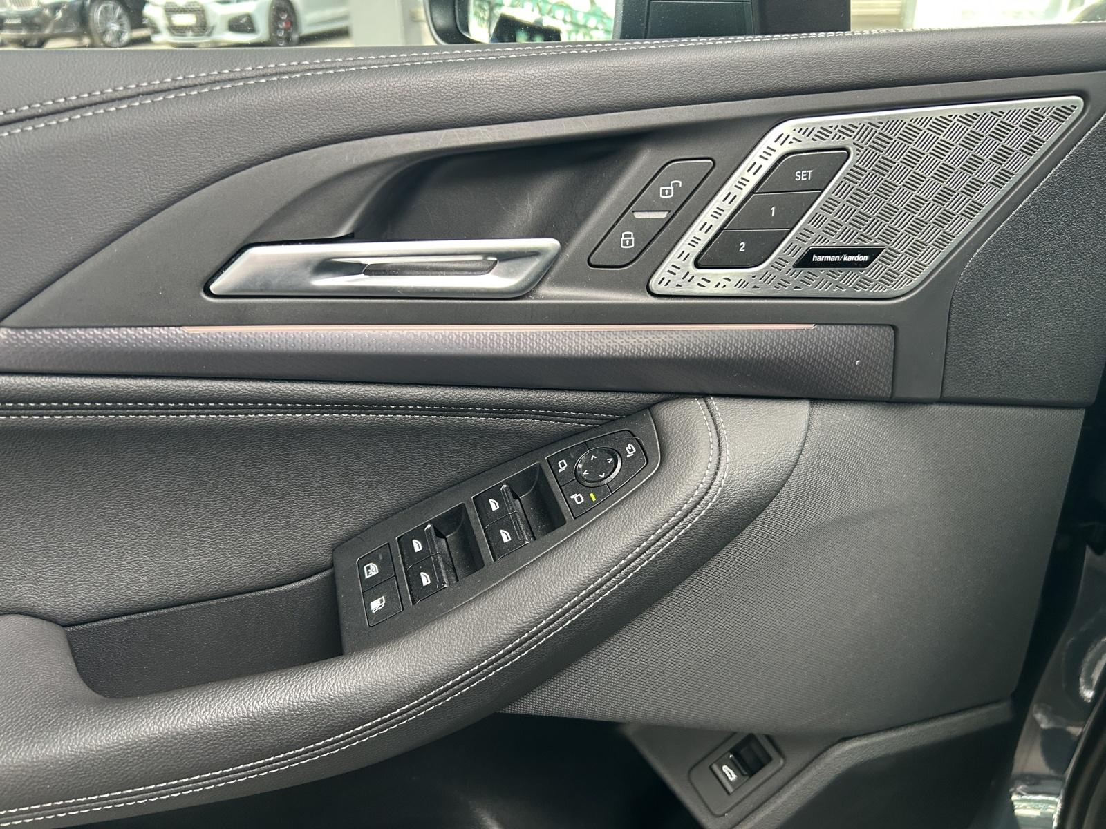 BMW 230e xDrive paddles Active Tourer-image-16
