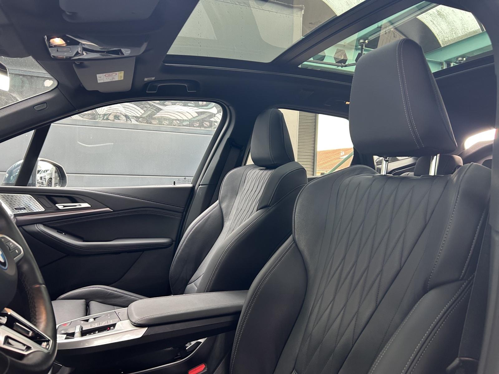 BMW 230e xDrive paddles Active Tourer-image-13