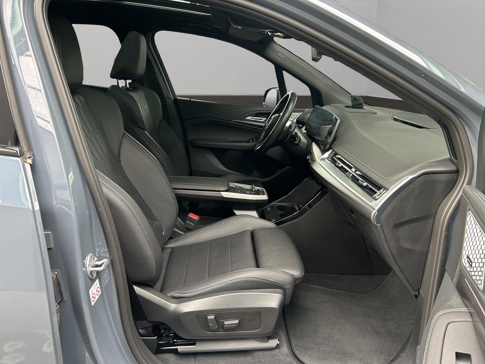 BMW 230e xDrive paddles Active Tourer-image-11
