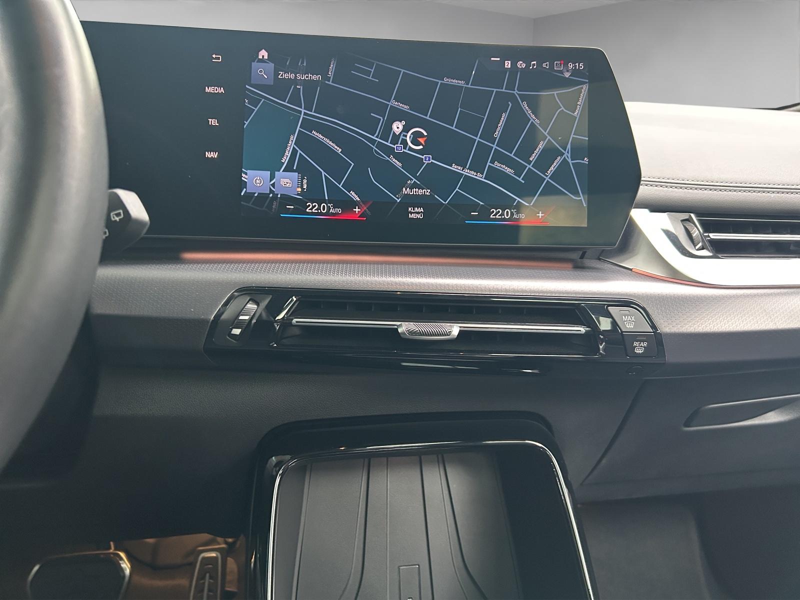 BMW 230e xDrive paddles Active Tourer-image-10