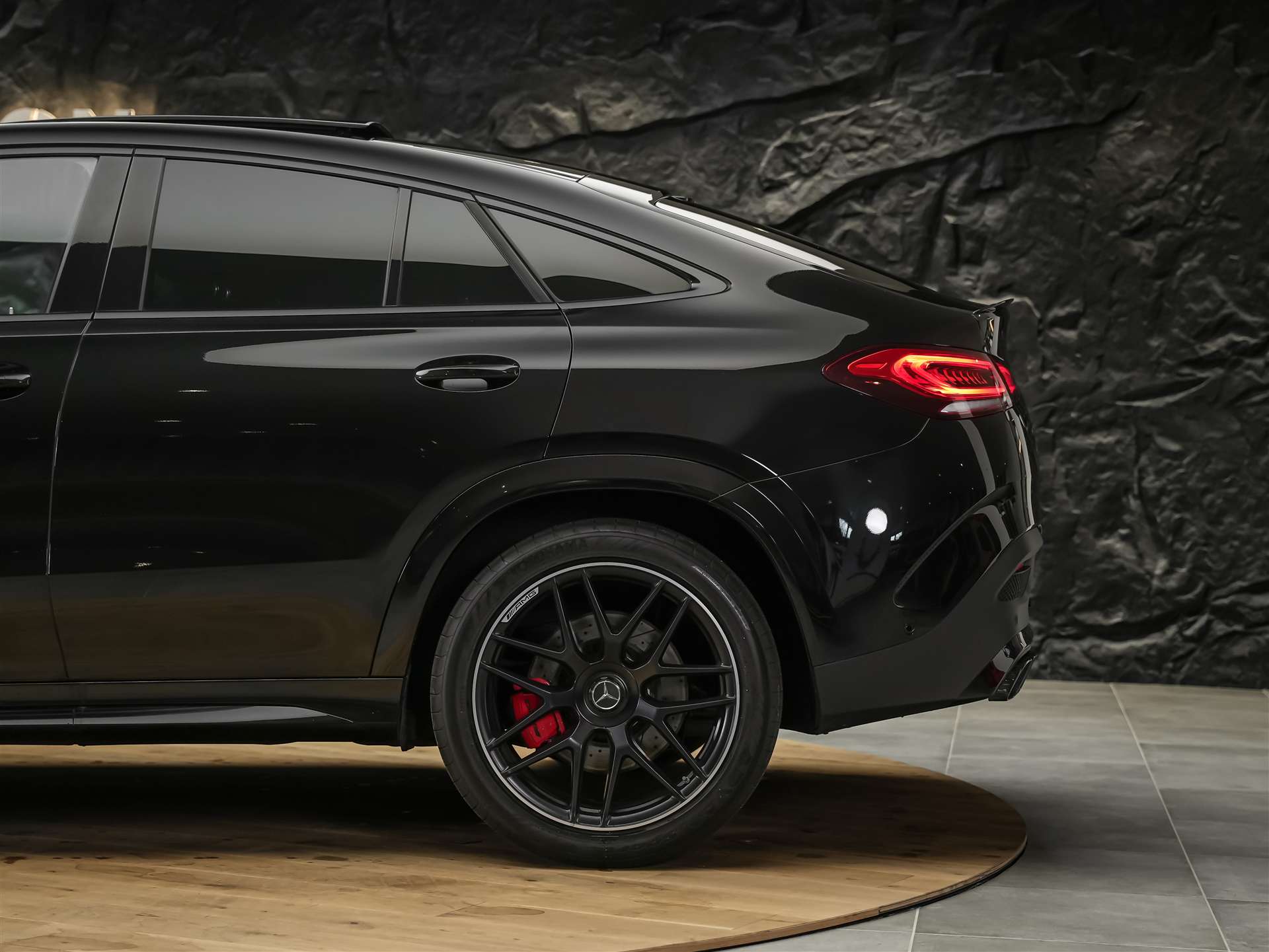 MERCEDES-BENZ GLE Coupé 63 S AMG 4Matic+ Speedshift *Massage*Sitzlüftung*Panorama*-image-20
