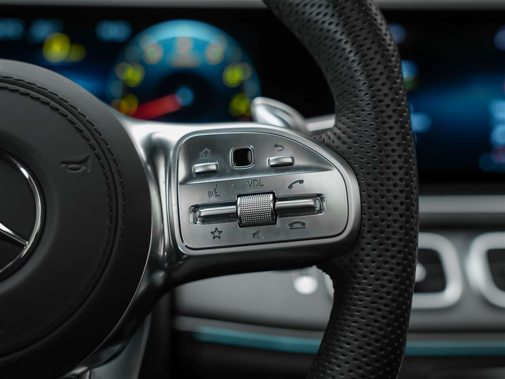 MERCEDES-BENZ GLE Coupé 63 S AMG 4Matic+ Speedshift *Massage*Sitzlüftung*Panorama*-image-28