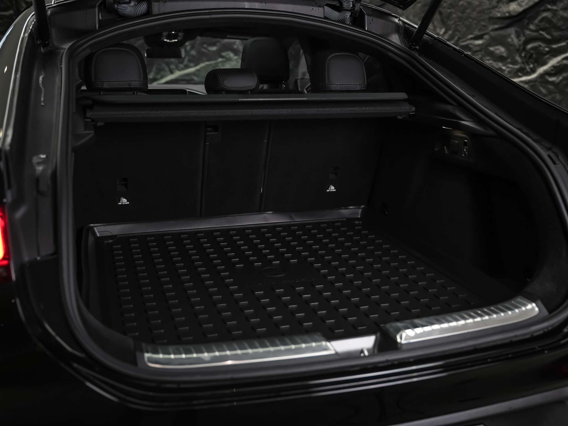 MERCEDES-BENZ GLE Coupé 63 S AMG 4Matic+ Speedshift *Massage*Sitzlüftung*Panorama*-image-43