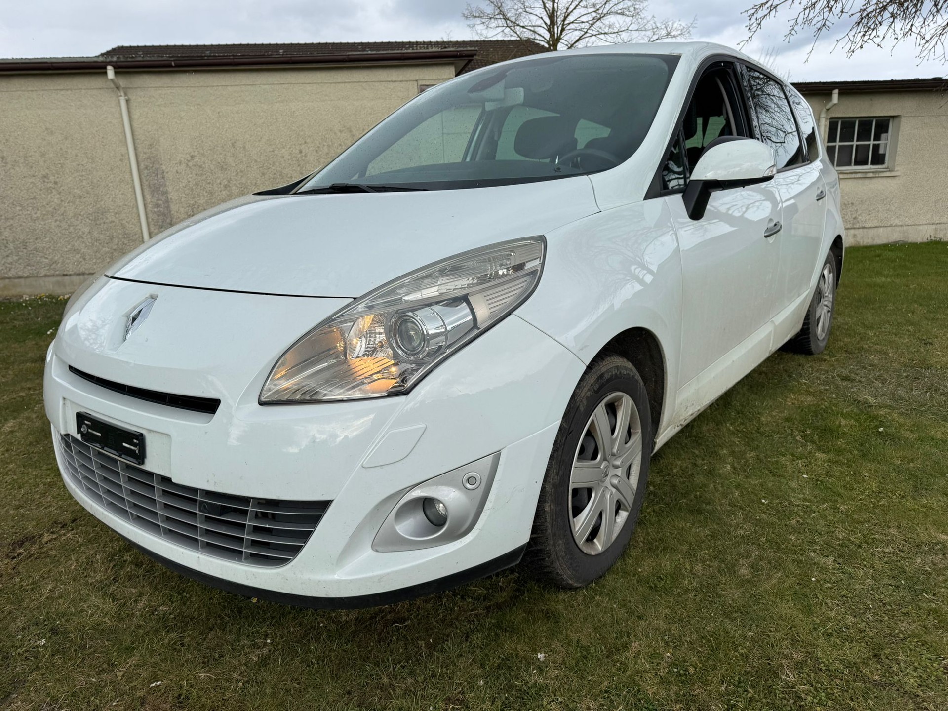 RENAULT Grand Scénic 2.0 16V Dynamique X-Tronic CVT
