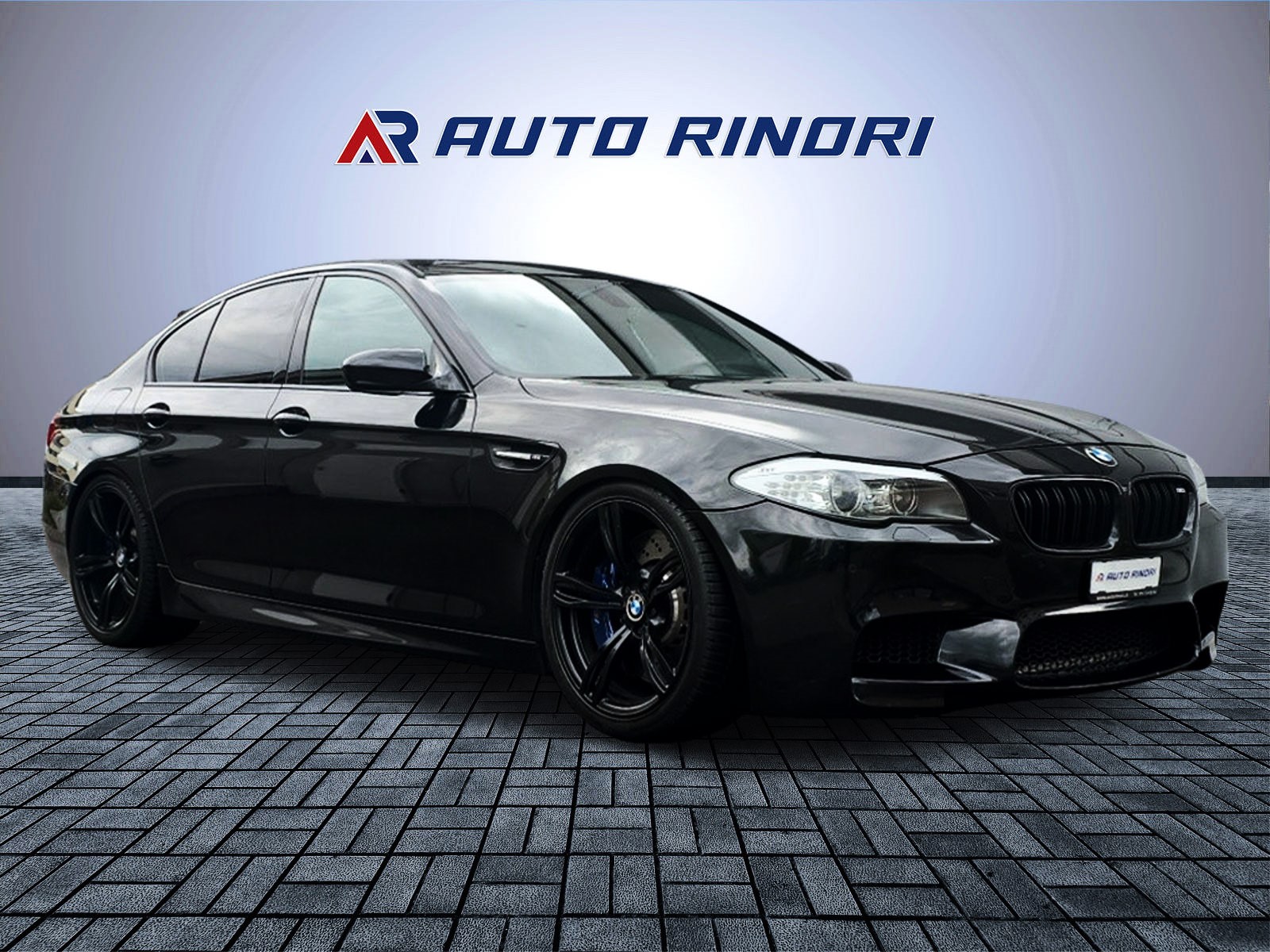 BMW M5 Drivelogic-showroom-element-1